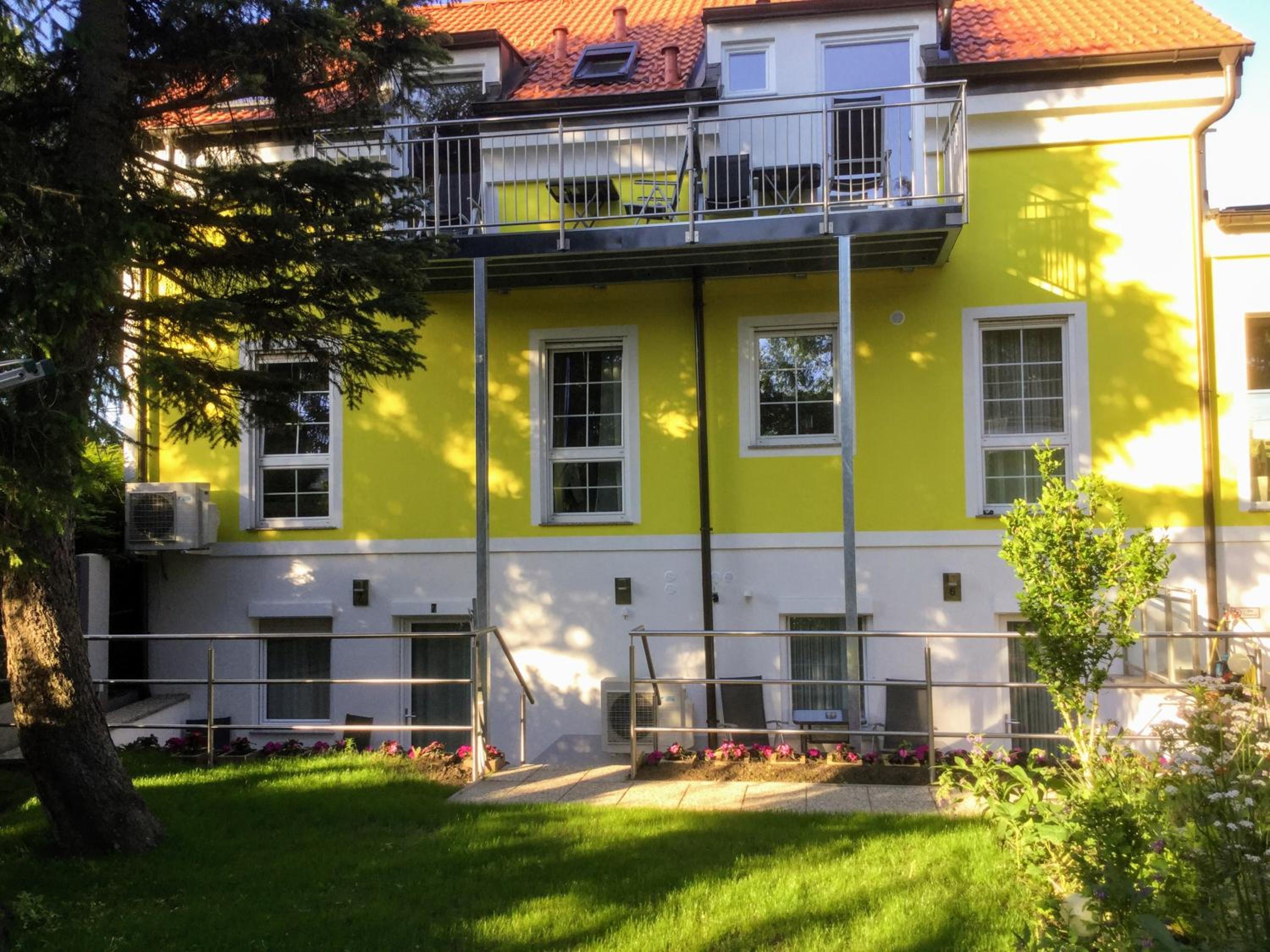 AJO Apartments - Alte Donau Lake or Garden View Balcony Studio - Self-Check-in
