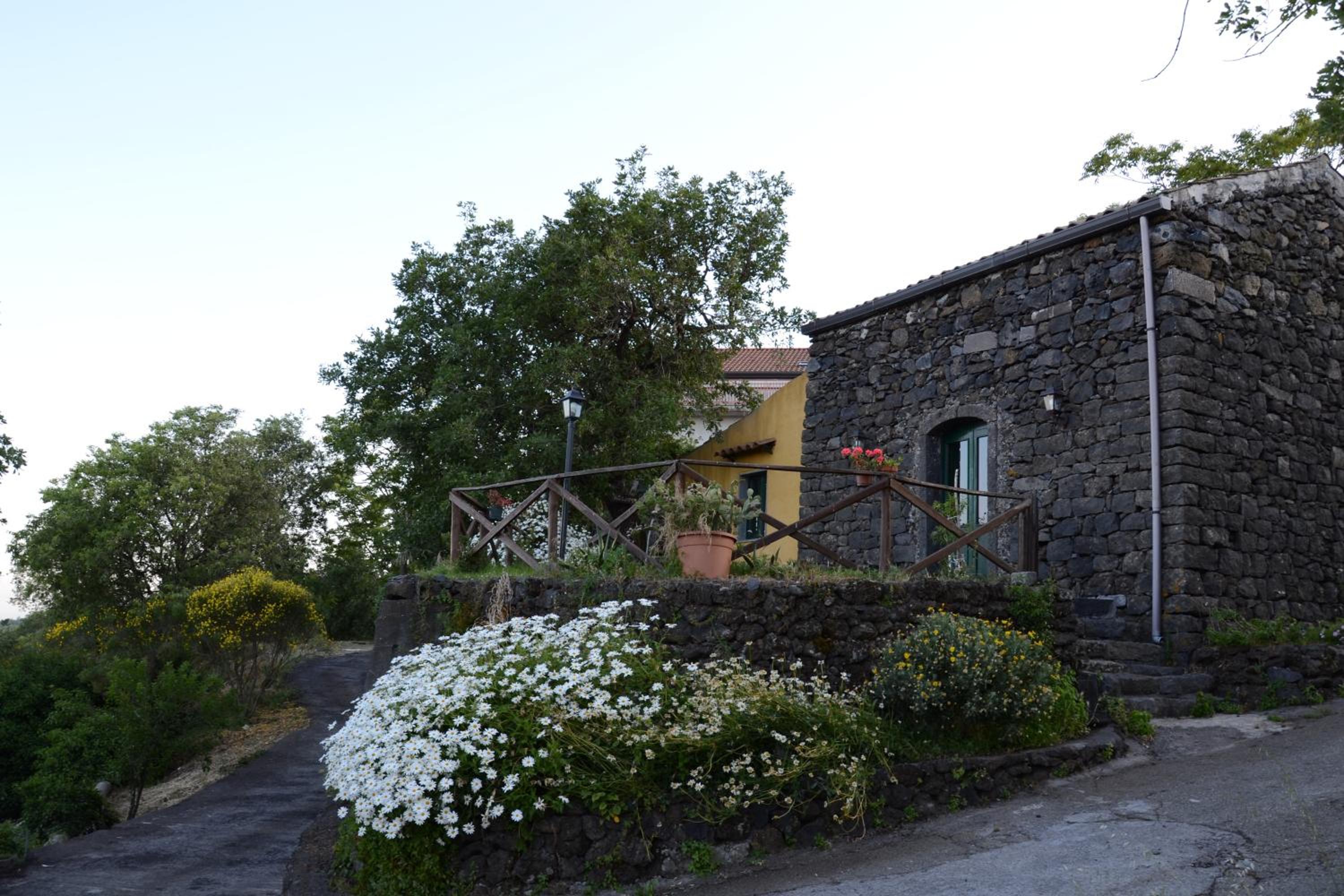 Casa Vacanza La Papuzza Mare e Etna view 3
