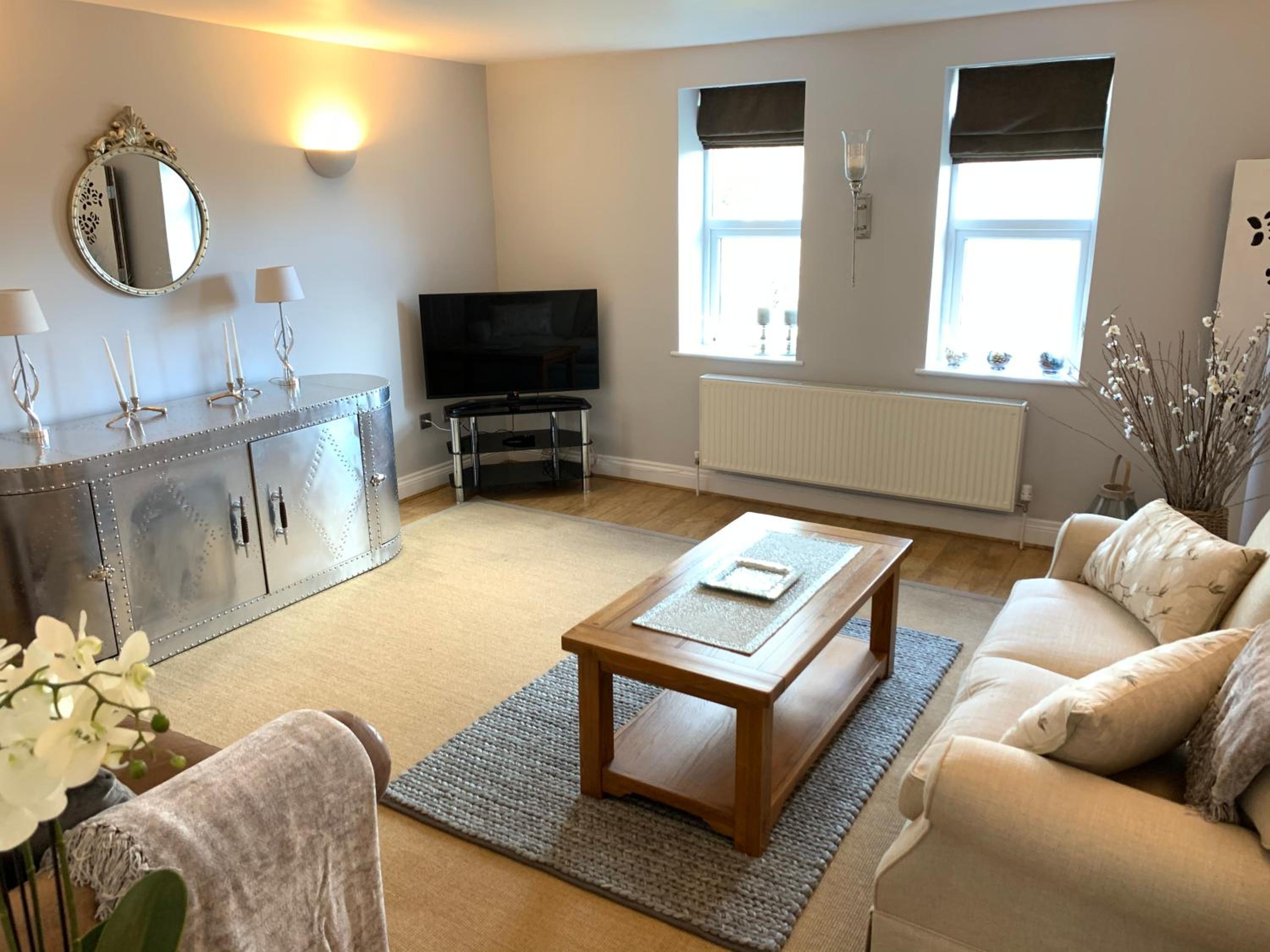 Spacious 2 Bed Apartment With Off Street Parking view 2