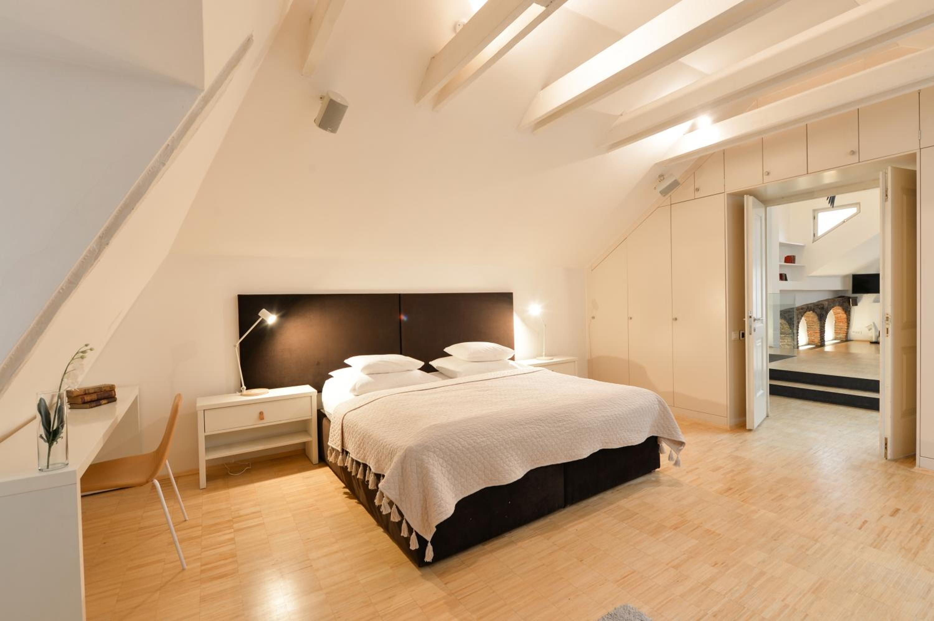 Eclectic Loft with Terrace
