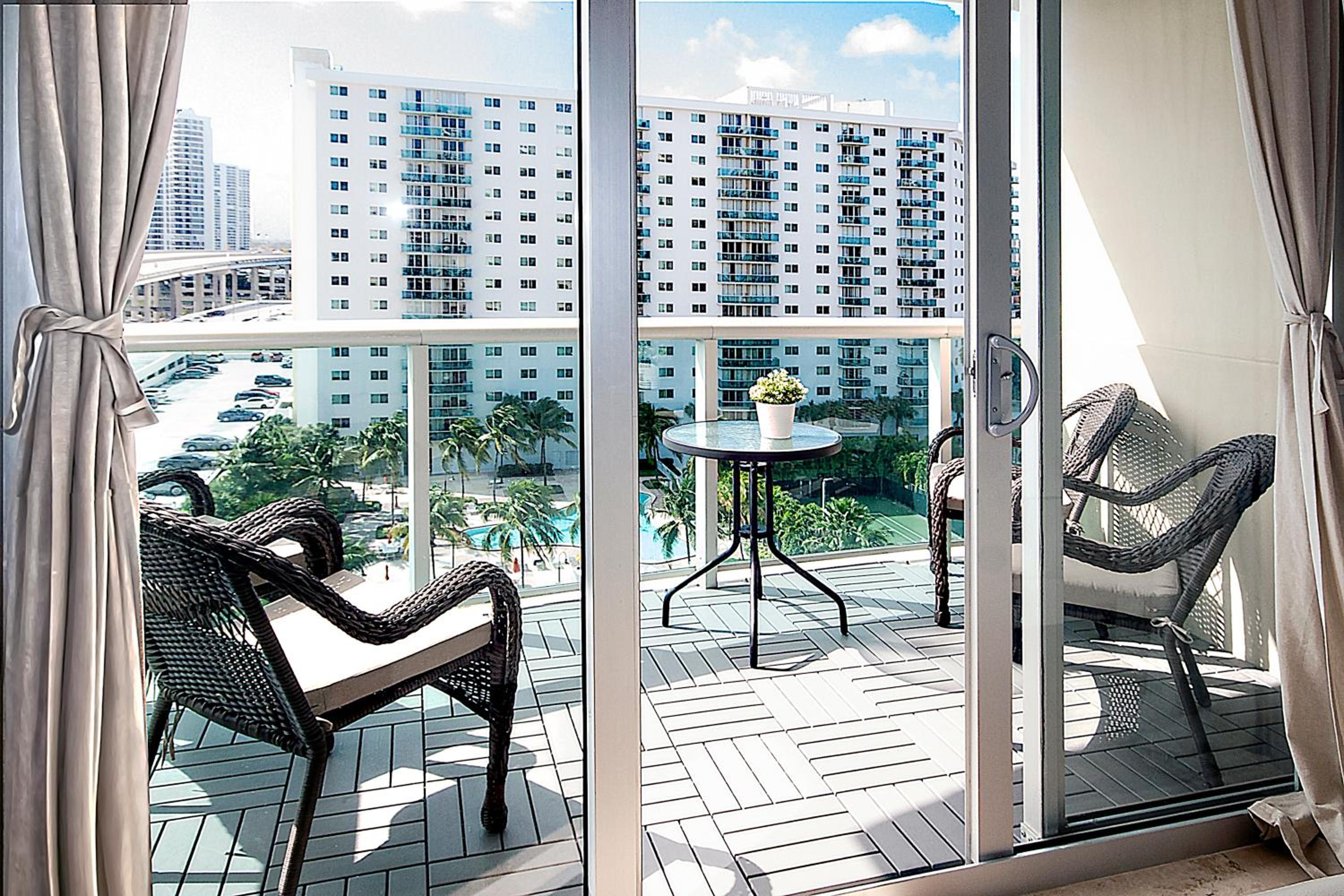Ocean Reserve Luxury Condos Across from Sunny Isles Beach