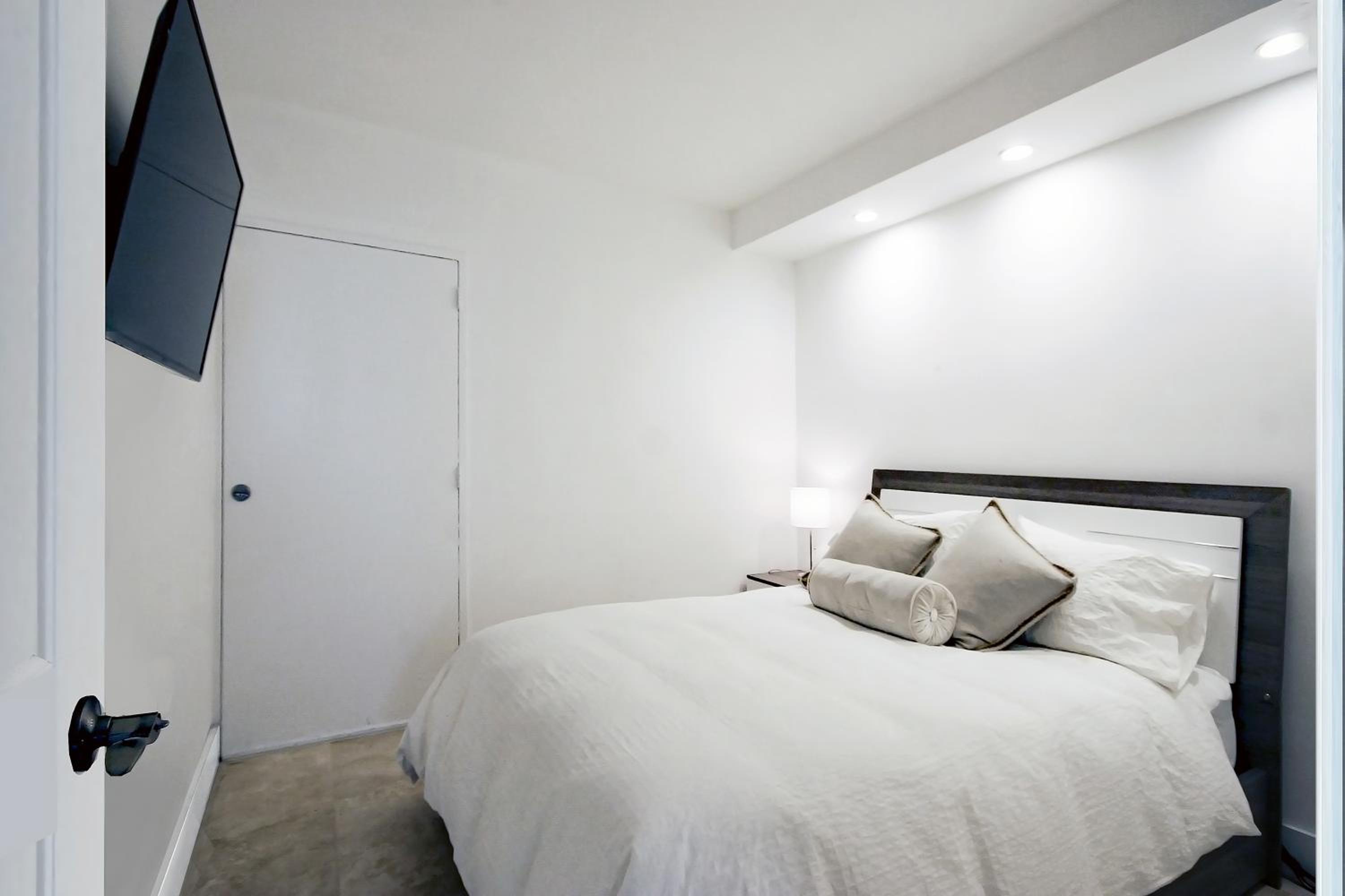 Ocean Reserve Luxury Condos Across from Sunny Isles Beach