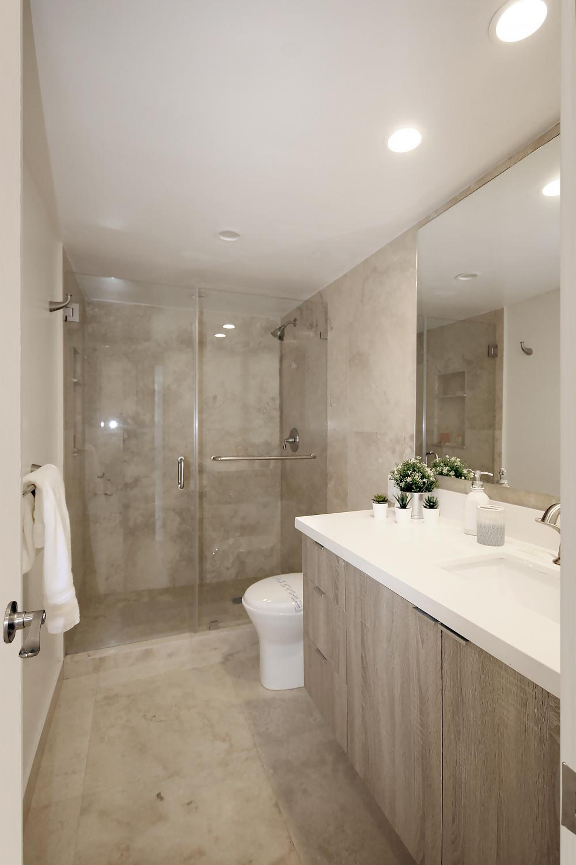 Ocean Reserve Luxury Condos Across from Sunny Isles Beach