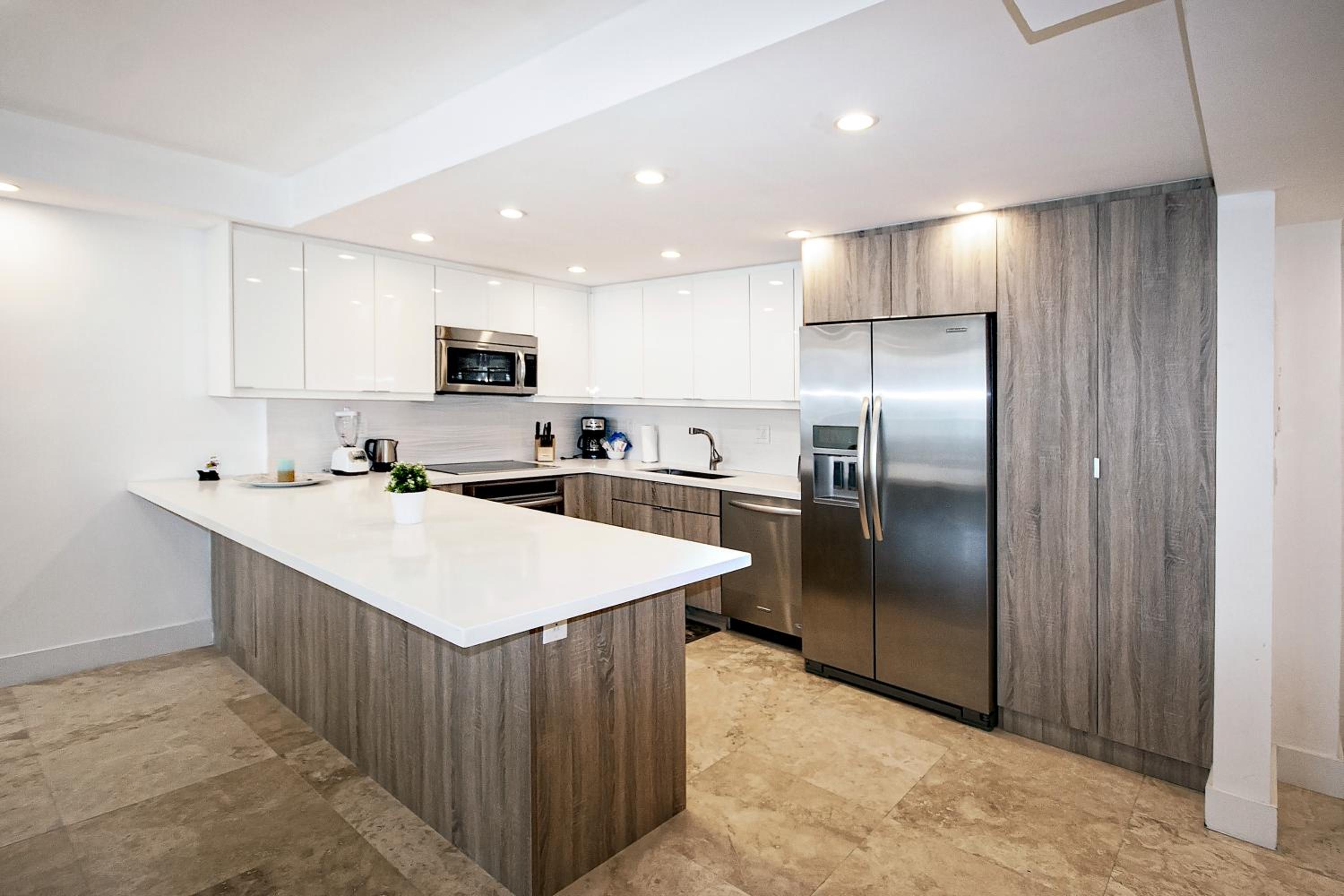 Ocean Reserve Luxury Condos Across from Sunny Isles Beach