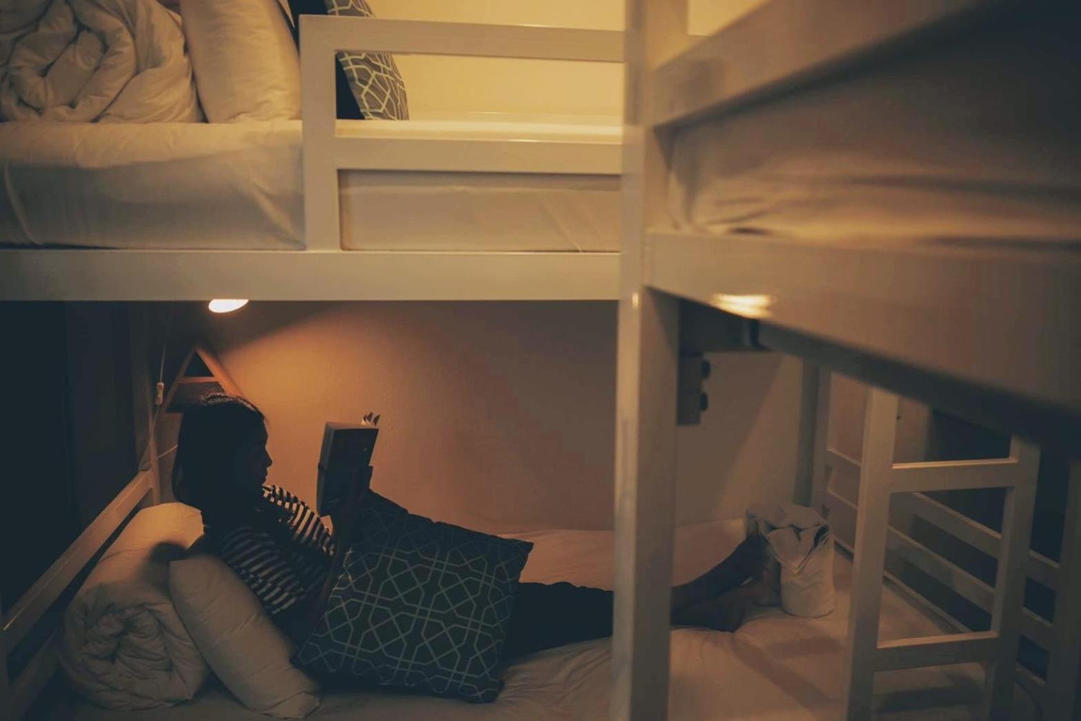 MORN-ING HOSTEL
