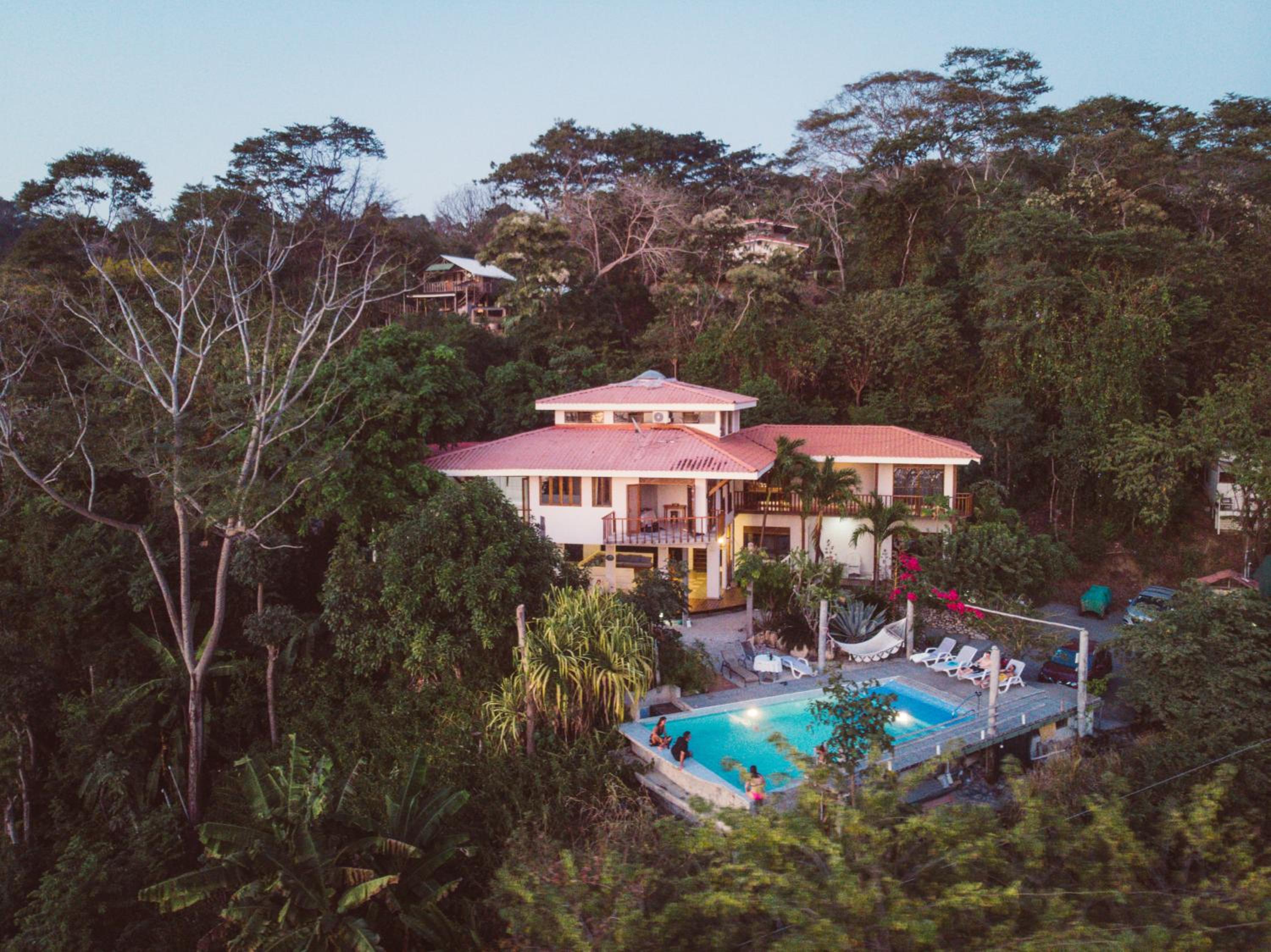 Casa Luna - Private Villa with Ocean View, Pool, AC, Wi-Fi