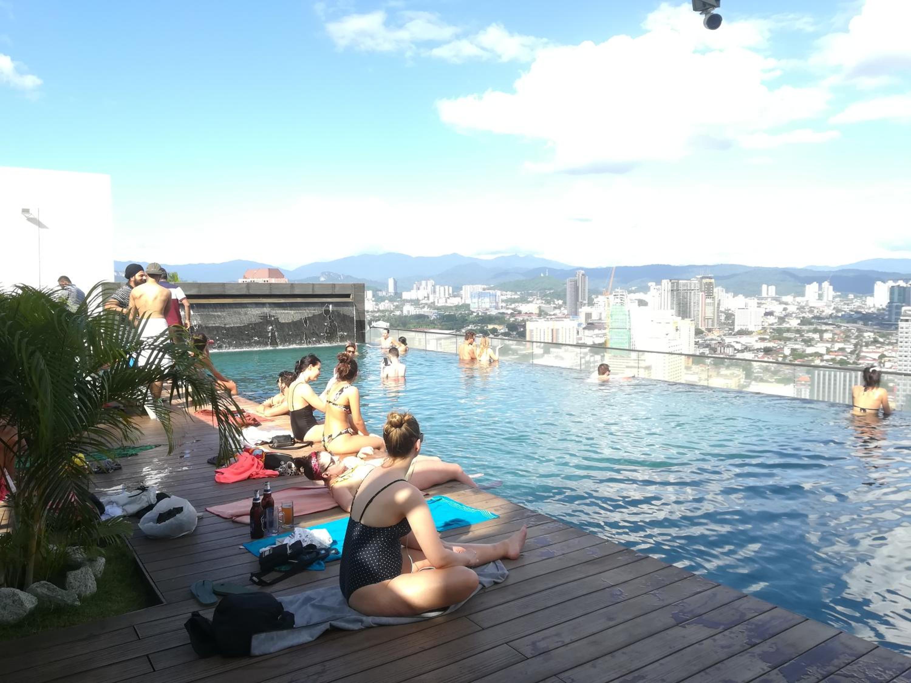 Regalia Suites Skypool View KLCC by Enjoy your stay