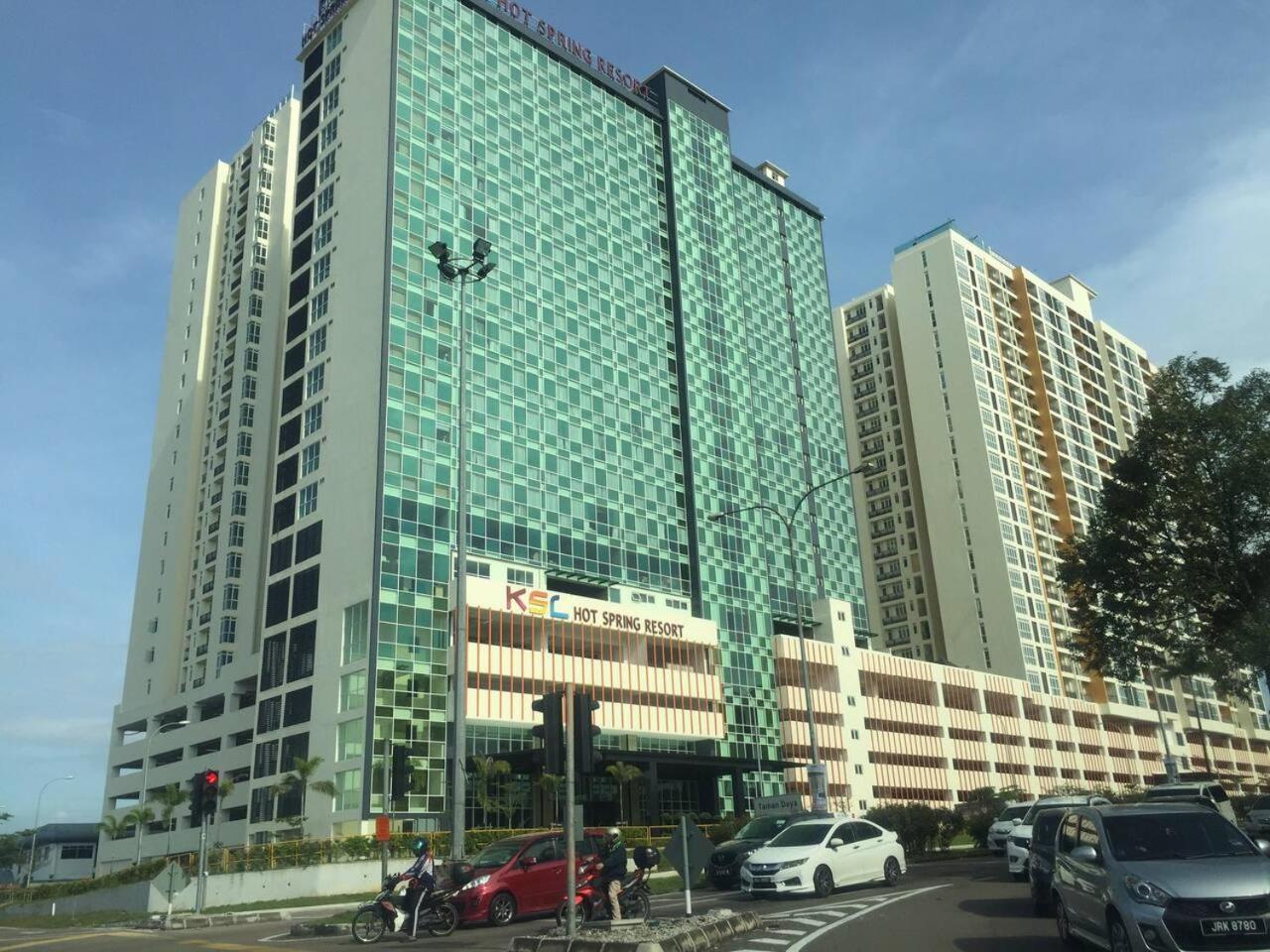 Offer Spacious Studio KSL Residences Daya