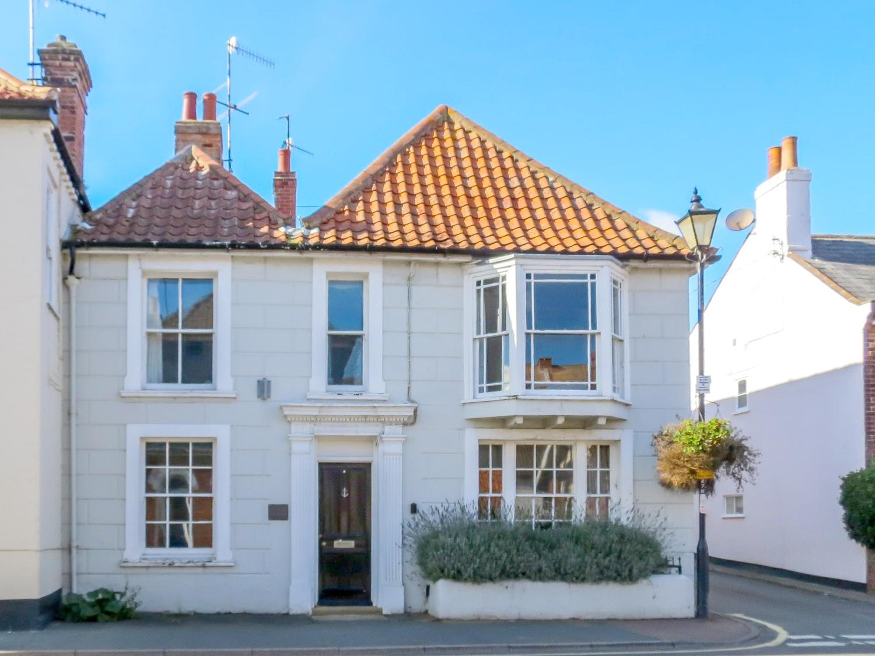 The Old Gordon House - High Street location close to the beach and town amenities - Aldeburgh Coastal Cottages view 2