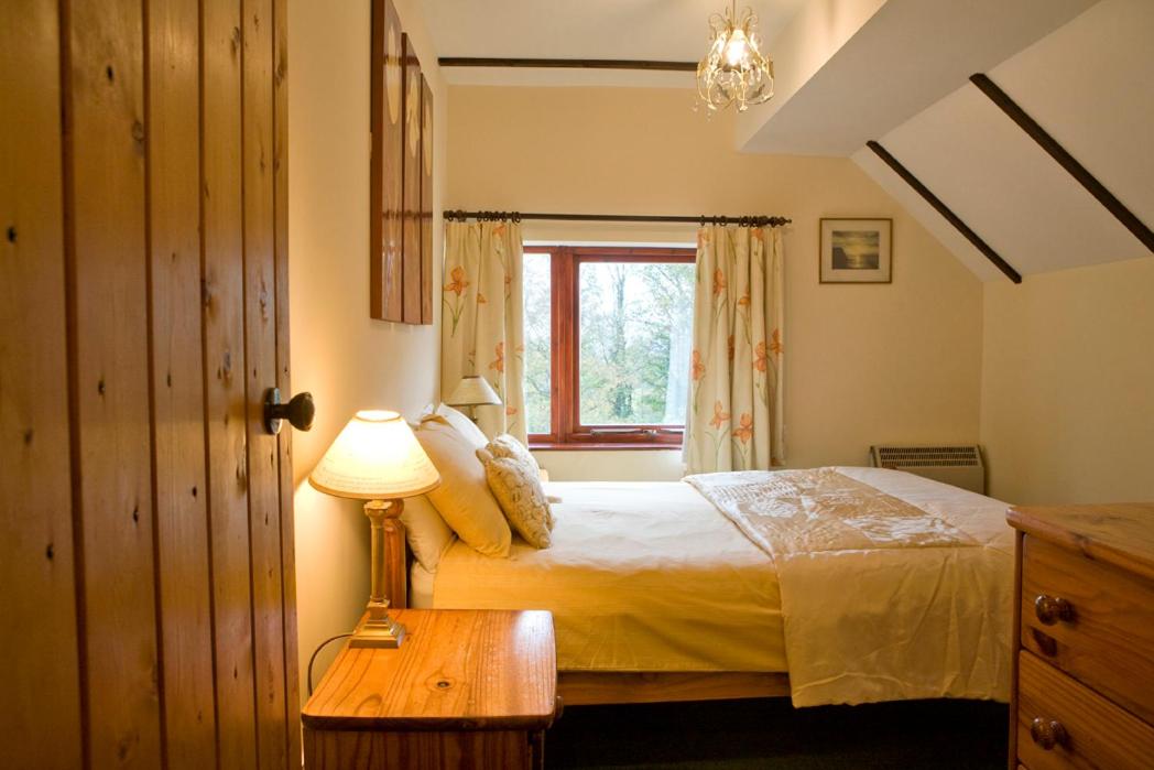 Windrush Cottage, Seven Springs Cottages view 3