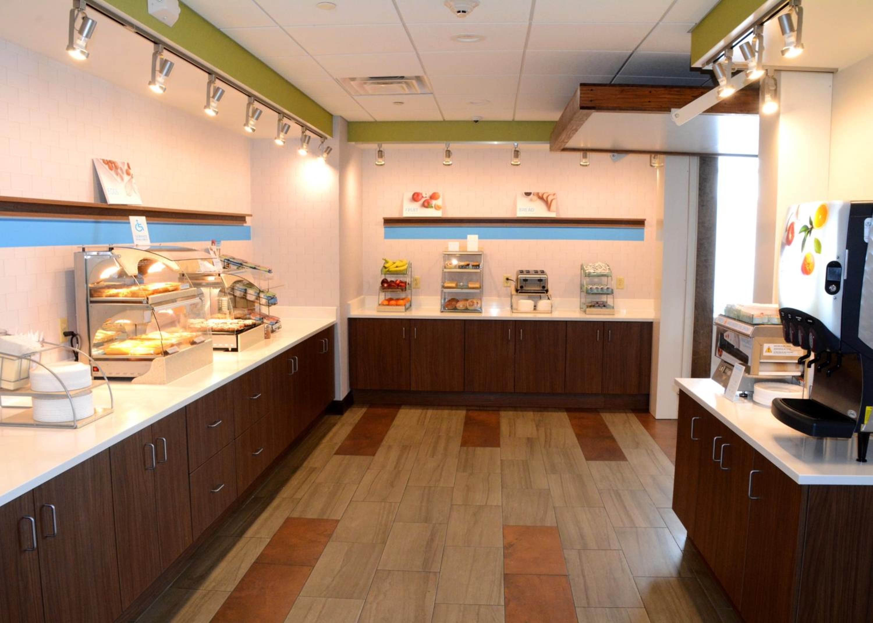 Holiday Inn Express  Suites - Pittsburgh - Monroeville, an IHG Hotel - Property Image 1