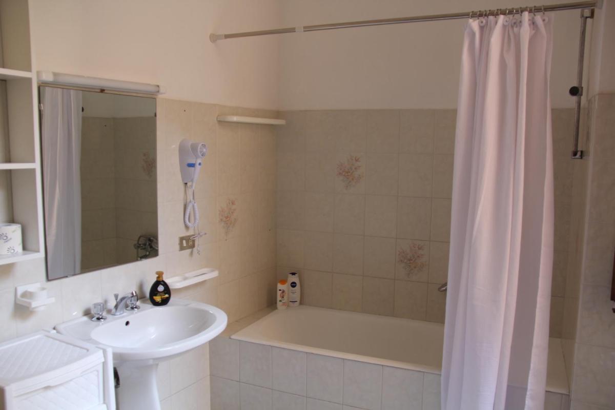 MICHELE'S HOUSE photo 5