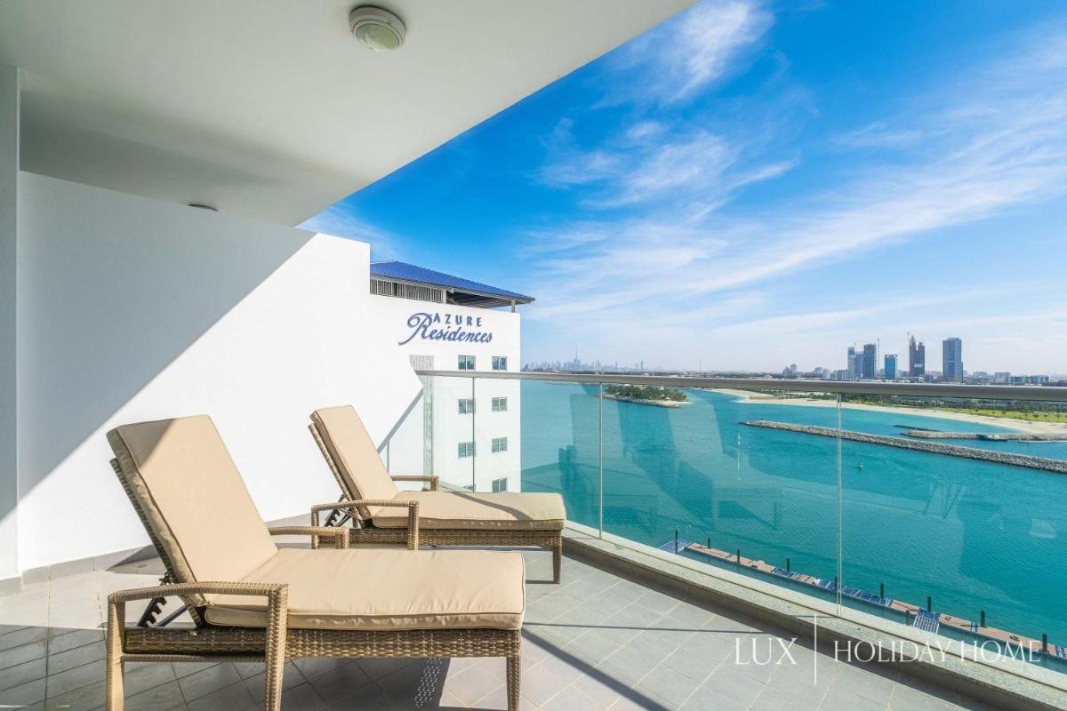 LUX - Opulent Island Suite Burj Khalifa View 2