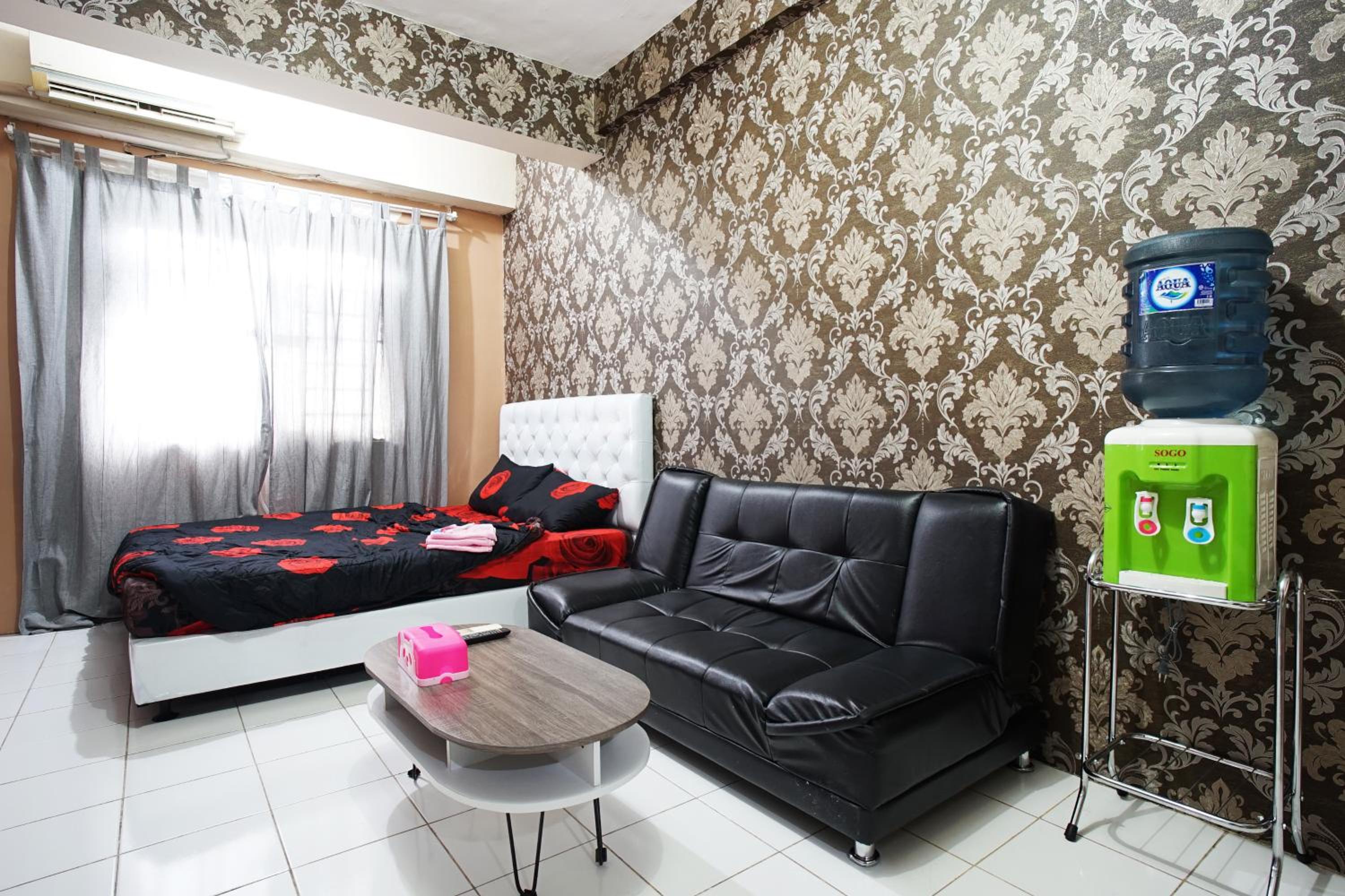 City Park Apartment by Anita