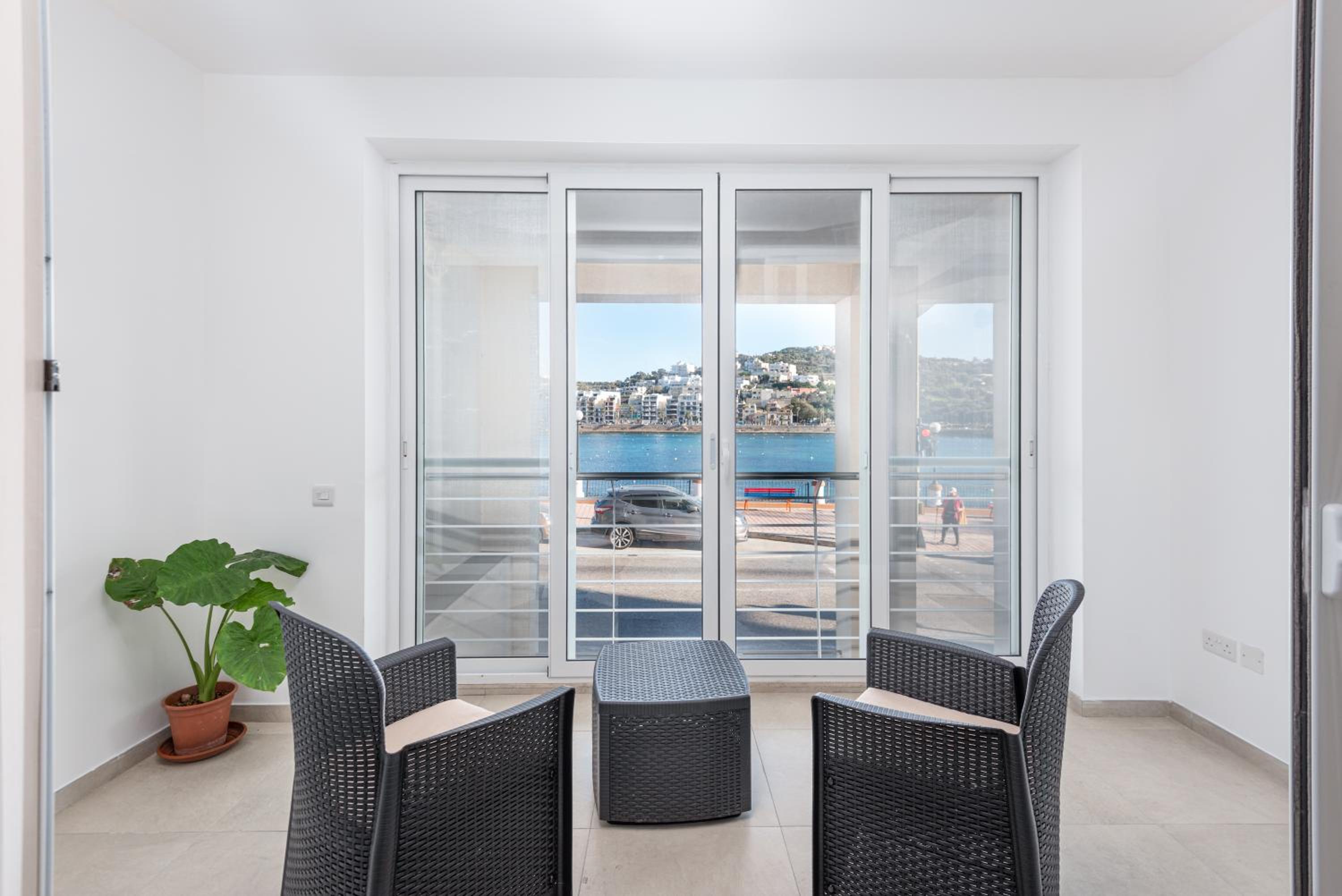 The Terraces Seafront Getaway Malta 3 Bedroom Apartment, photo 38