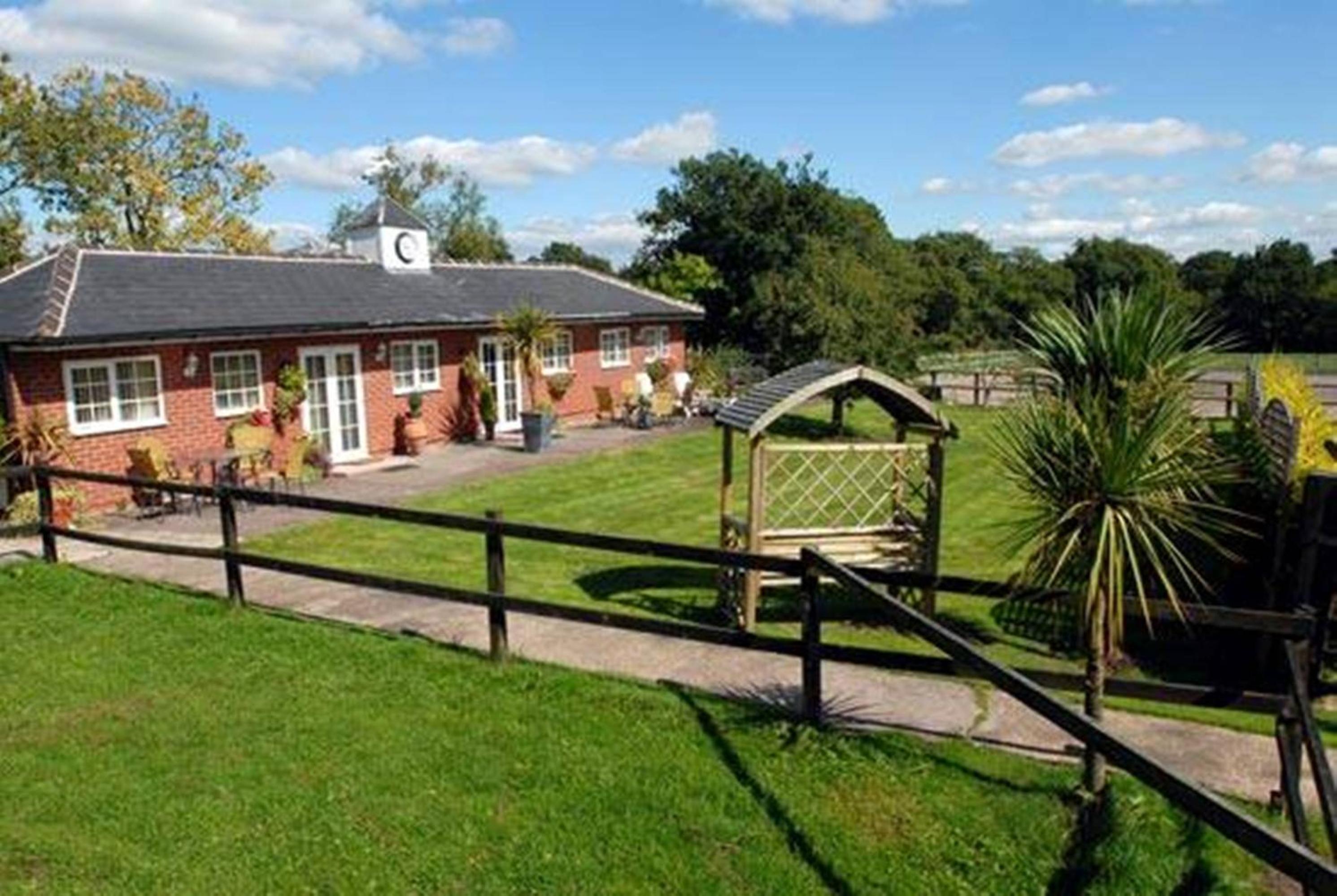 Little Rushbrook Cottages