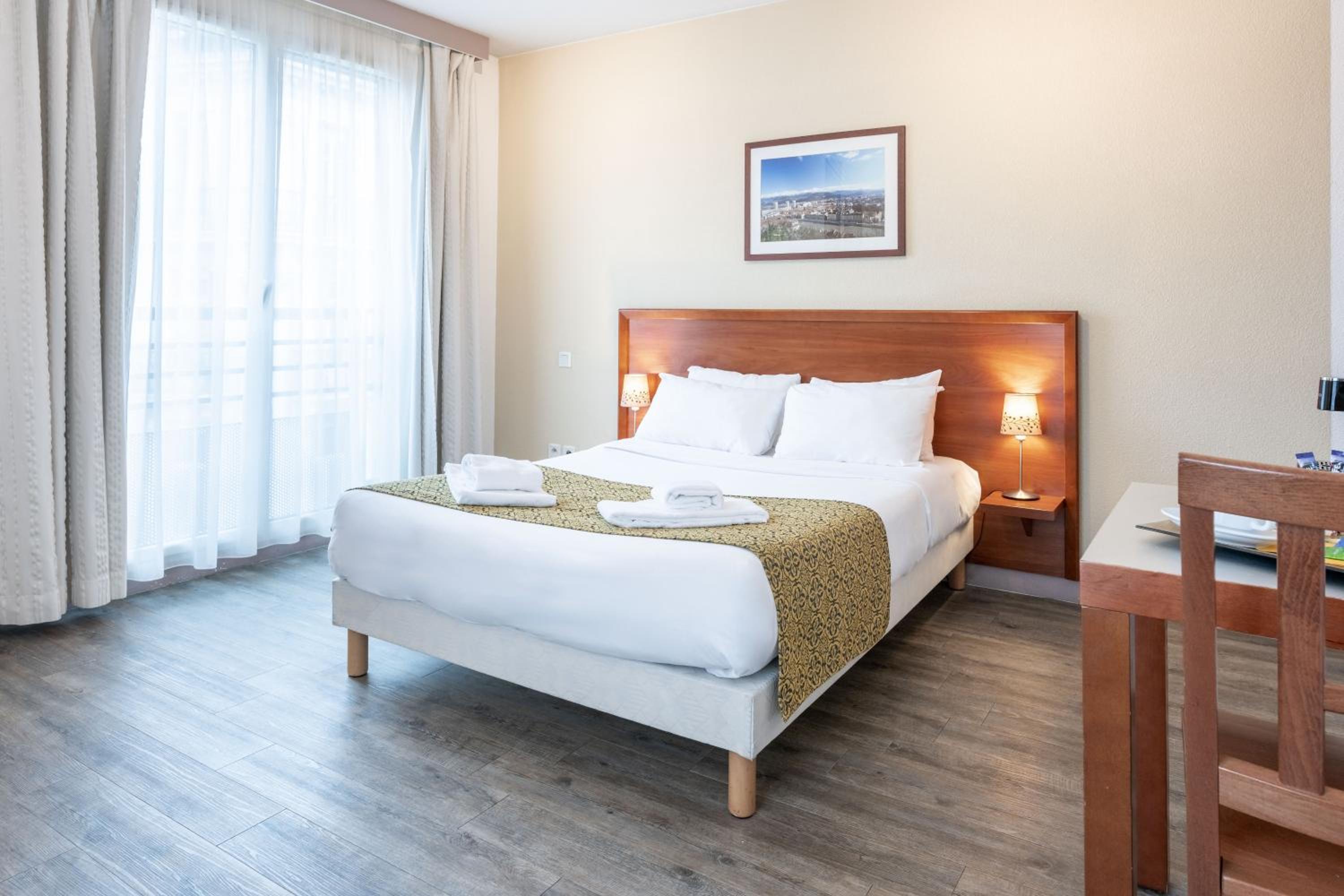 Grenoble Vacations - Residhotel Grenette - Property Image 1
