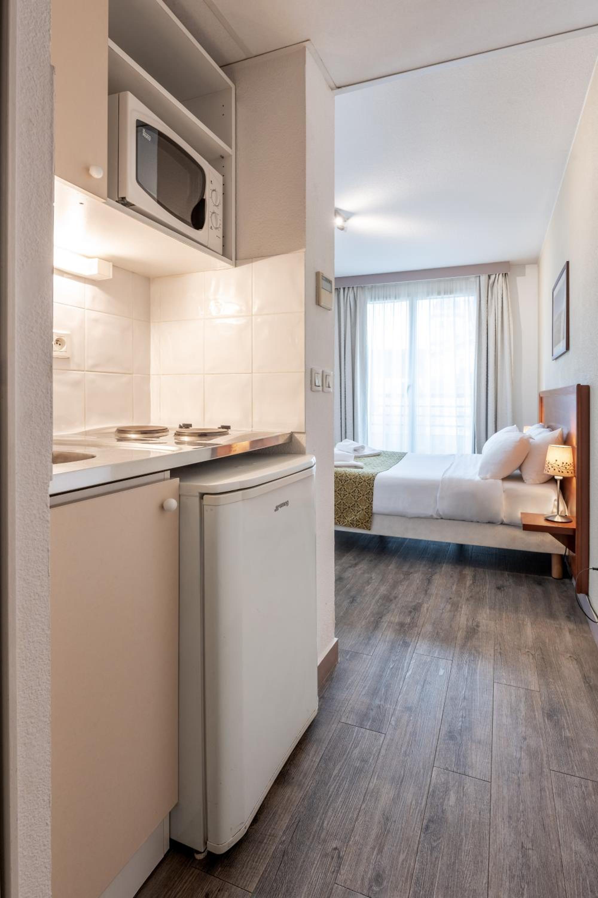 Grenoble Vacations - Residhotel Grenette - Property Image 2