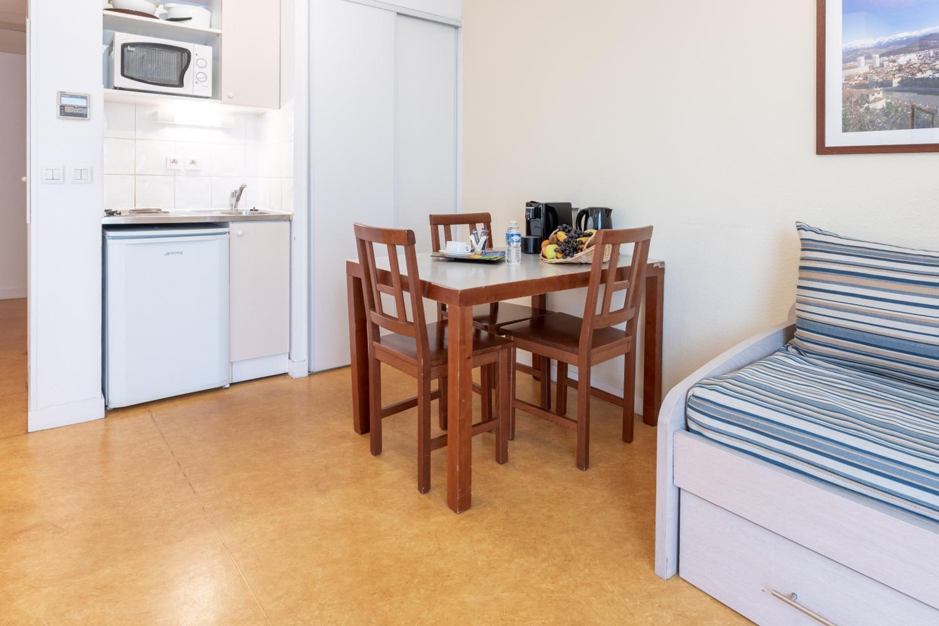 Grenoble Vacations - Residhotel Grenette - Property Image 8