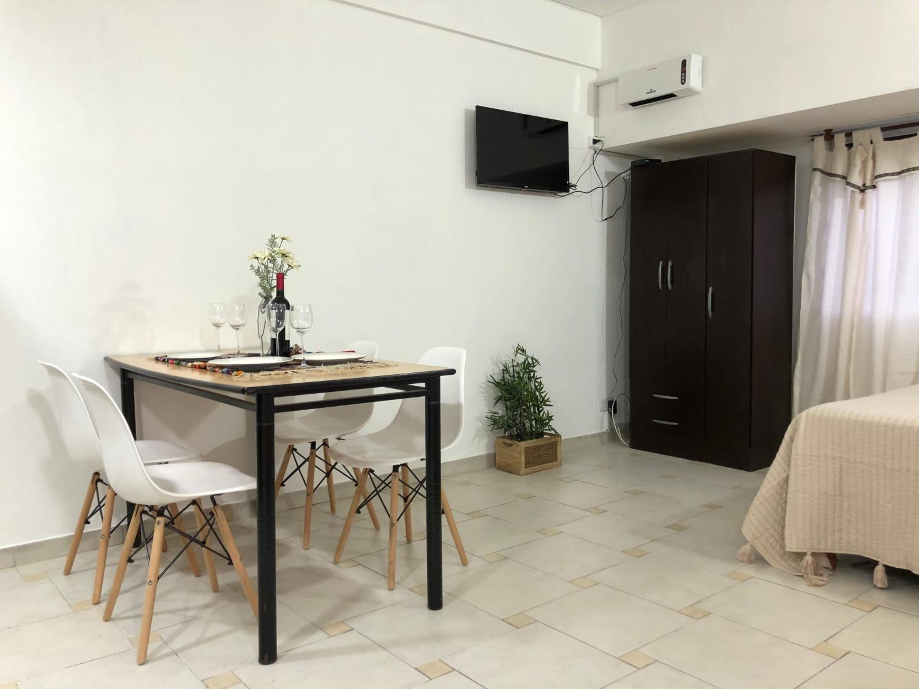 Cares Apartament, Morón, Buenos Aires
