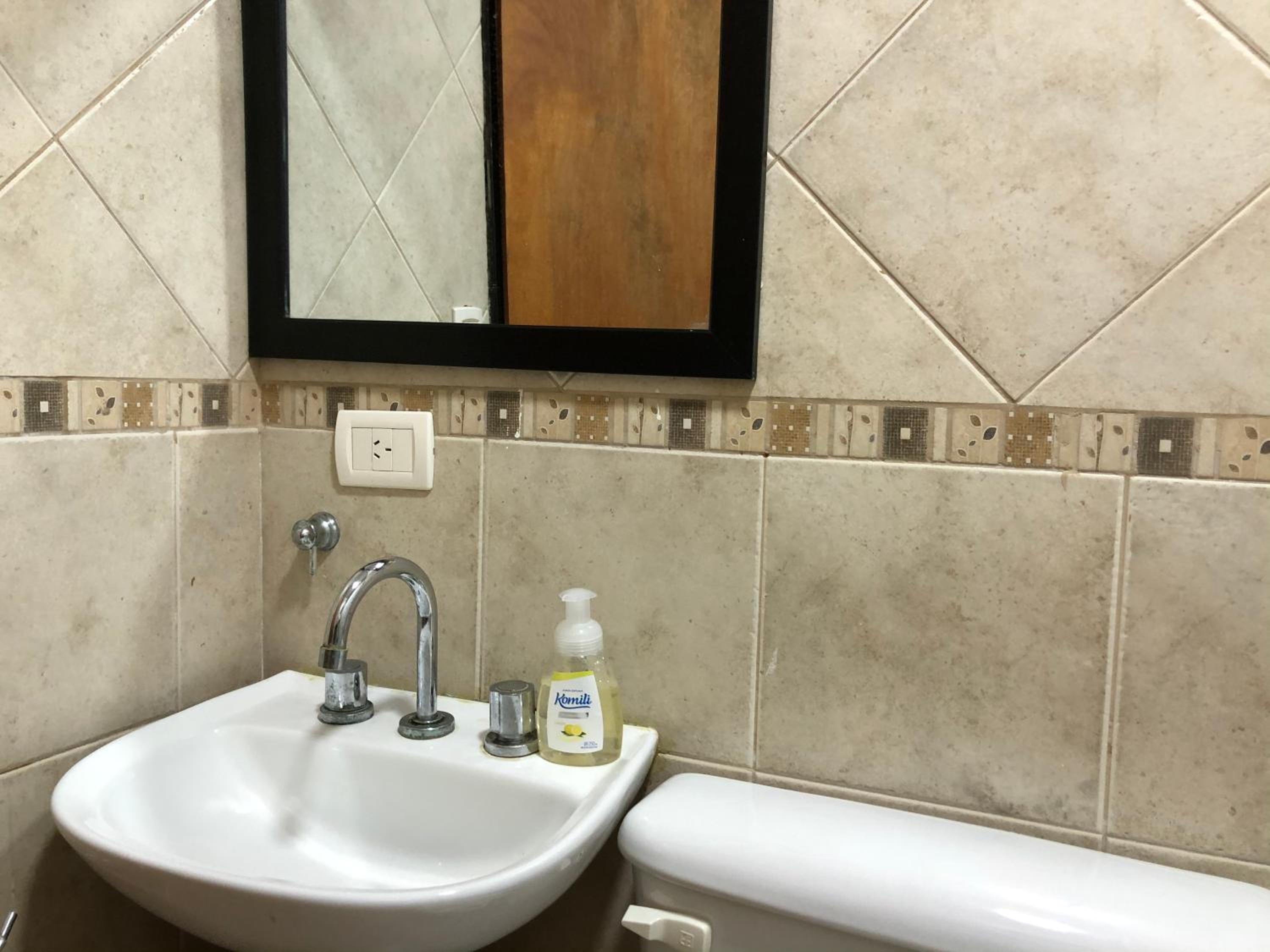 Cares Apartament, Morón, Buenos Aires