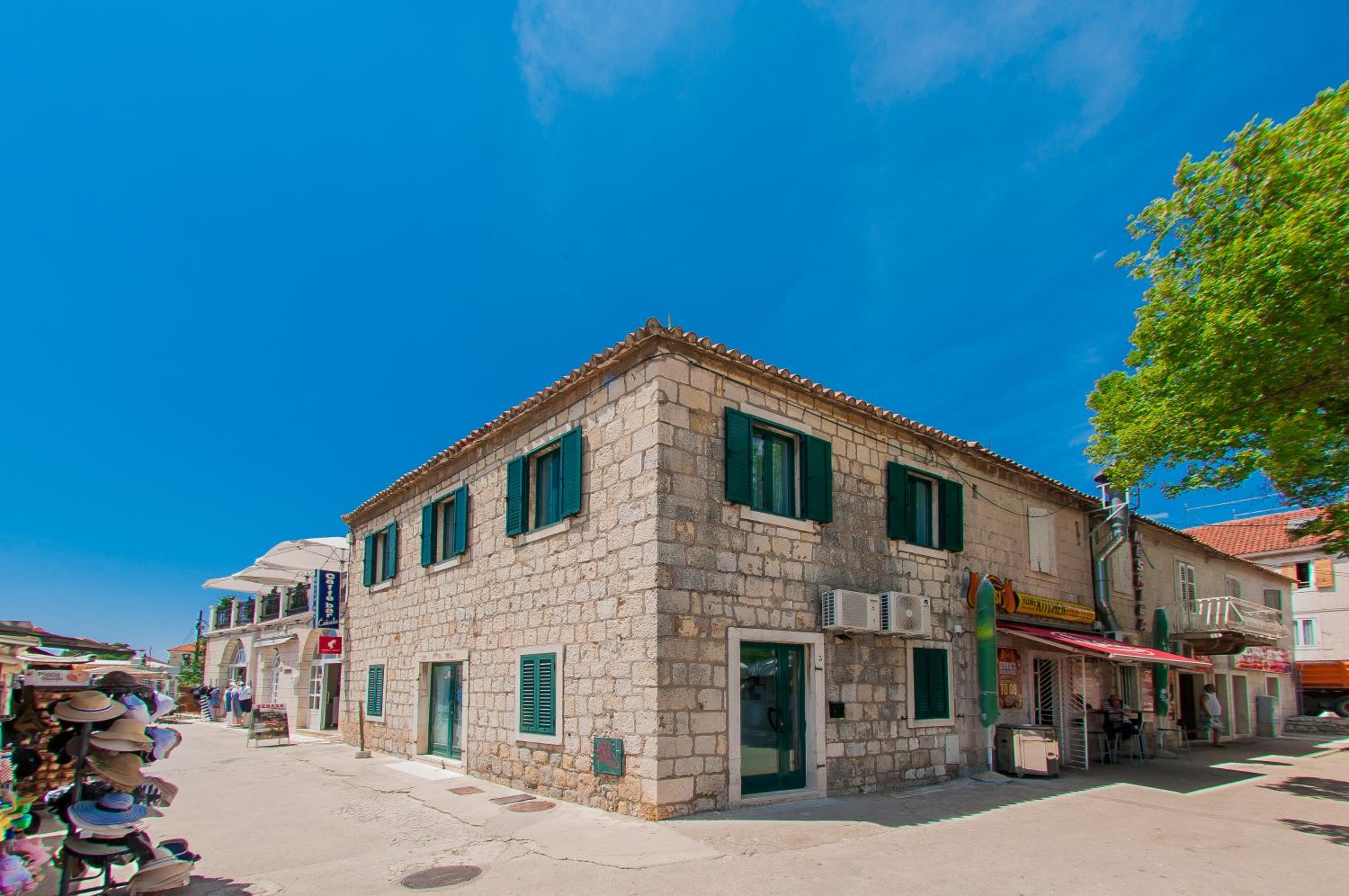 Hotel Bazzar Apartments - Image 1