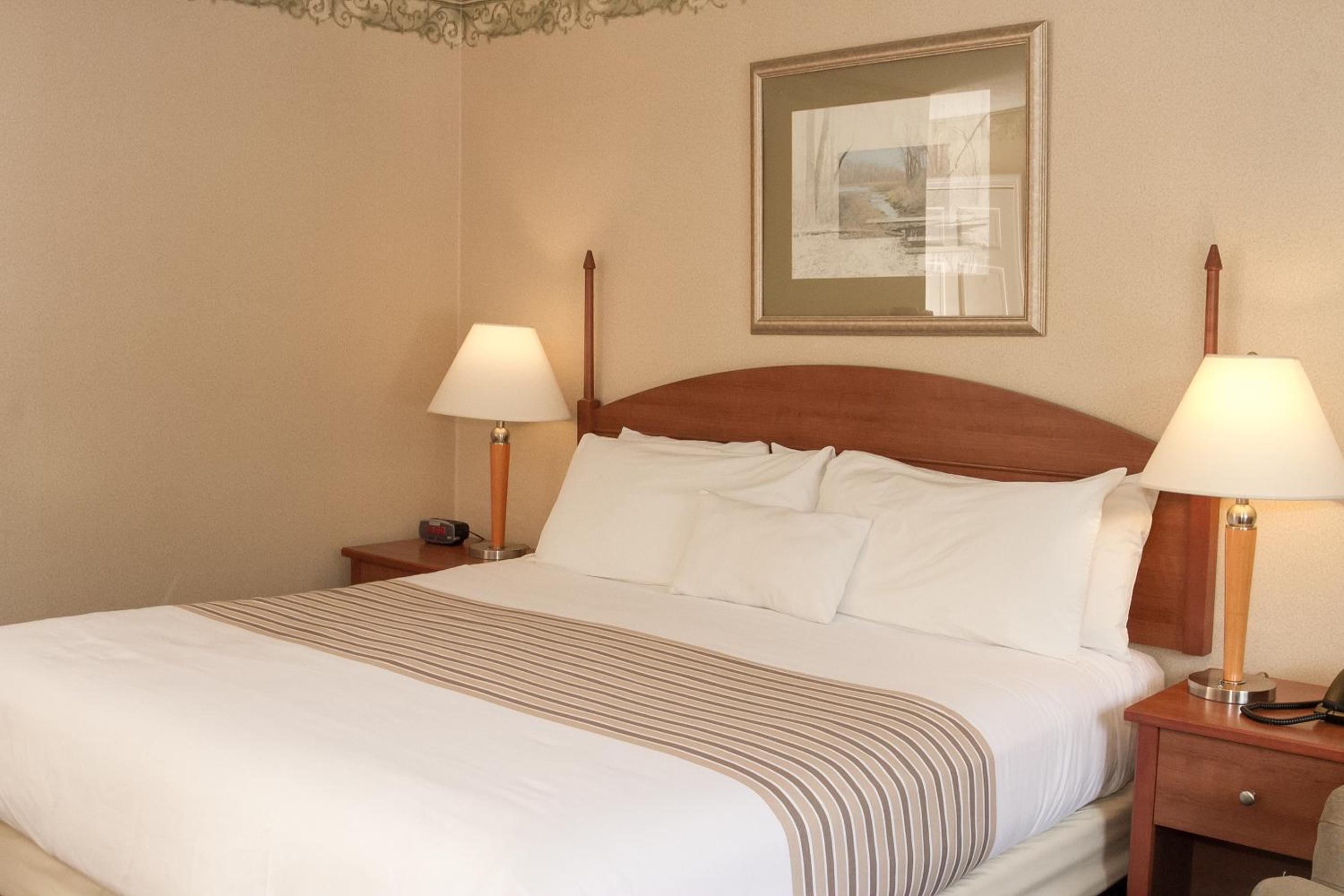 Flagship Inn