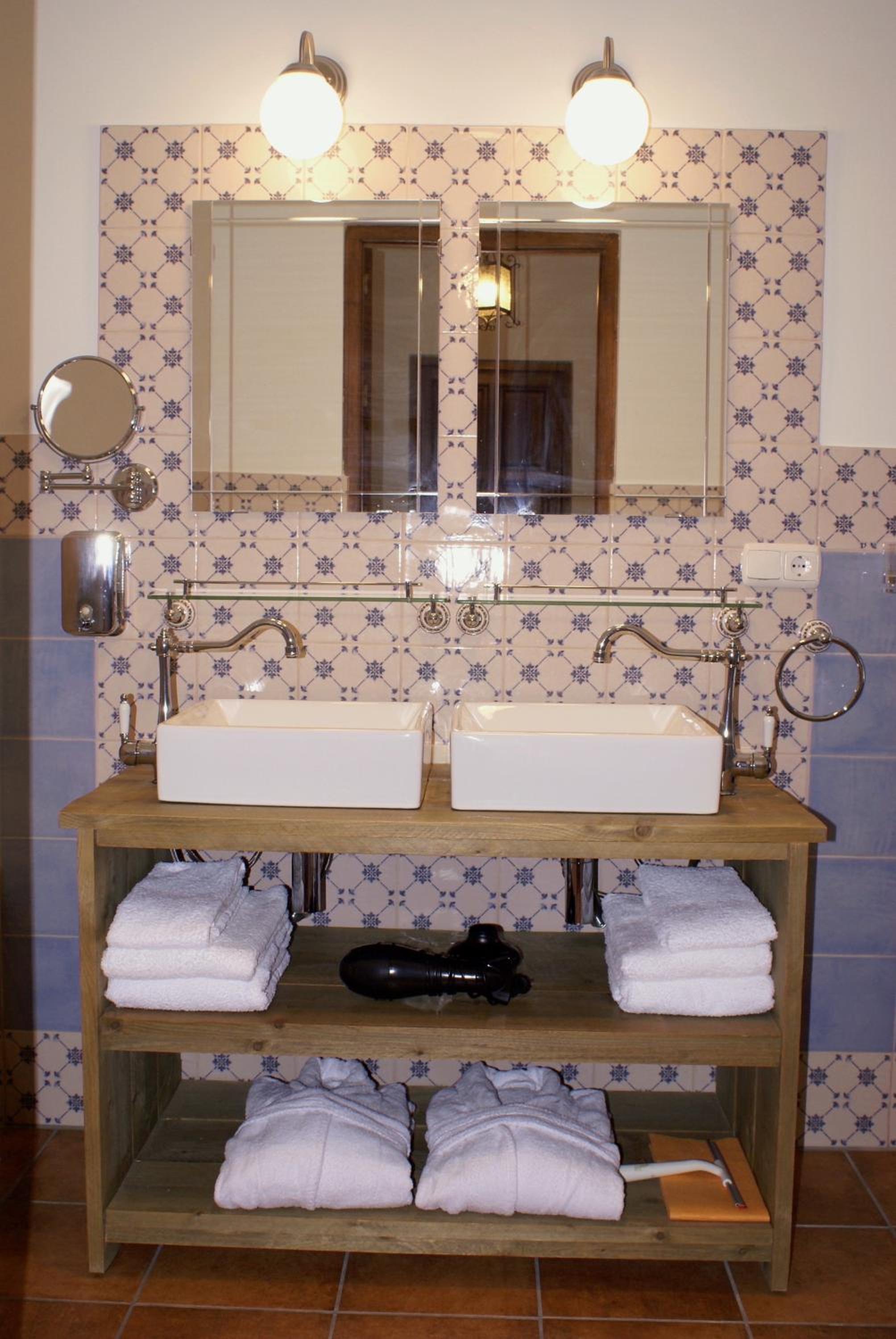 Photo 42
