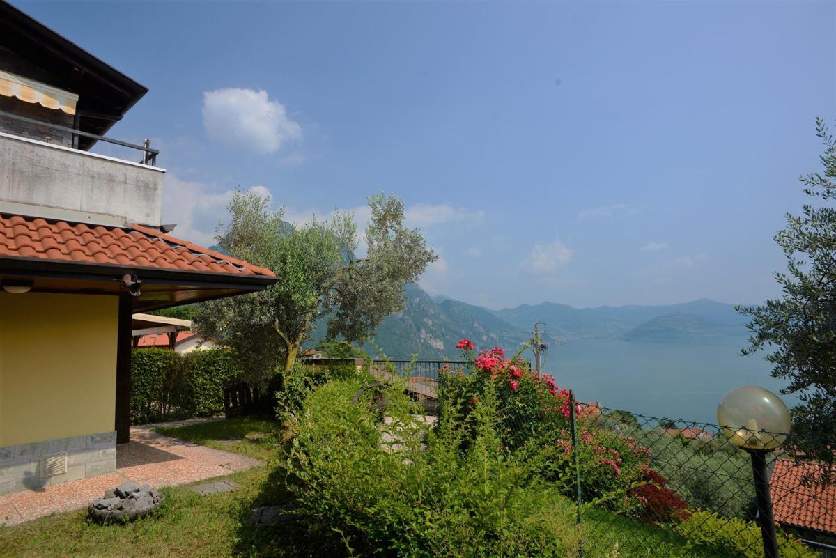 Appartamento con vista sul lago di Iseo e piscina photo 5