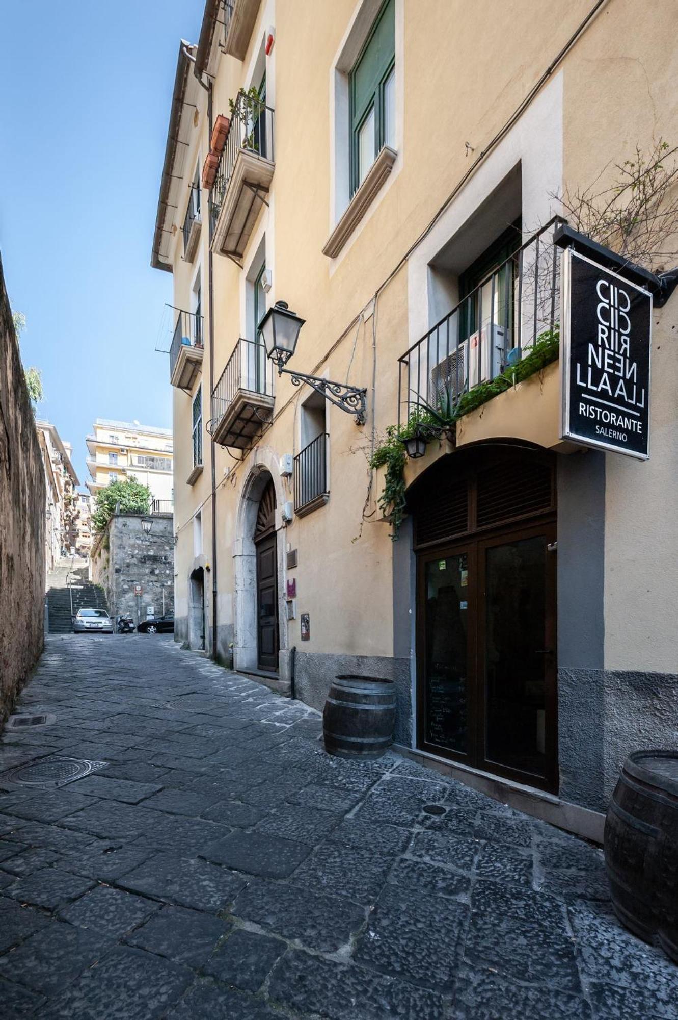 Casa Flo, nel centro storico con terrazza e ascensore view 4