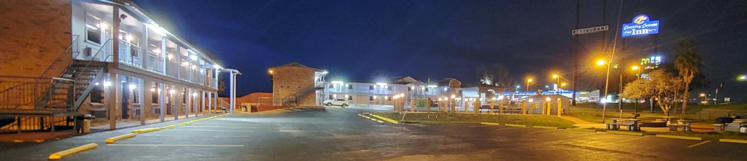 THE COUNTRY CORNER INN view 4