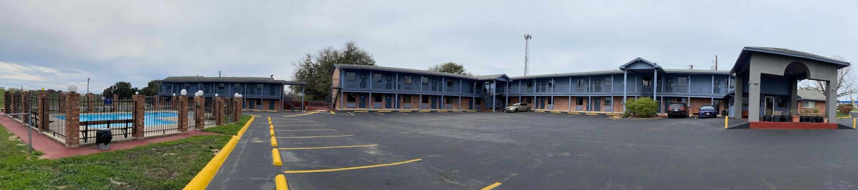 THE COUNTRY CORNER INN view 3