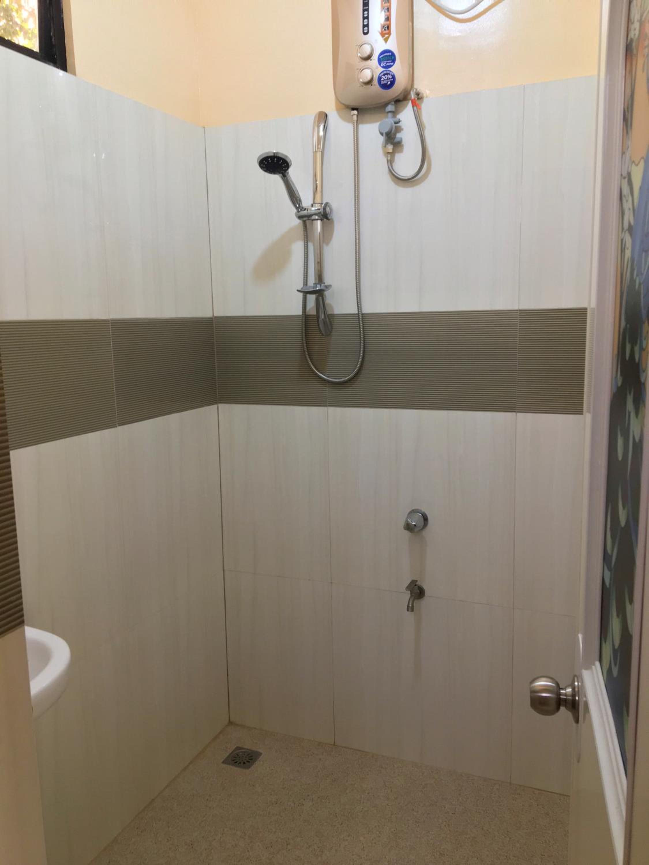 Studio-Type Villa for 8pax + Pool(Exclusive) + Netflix + Wifi view 5