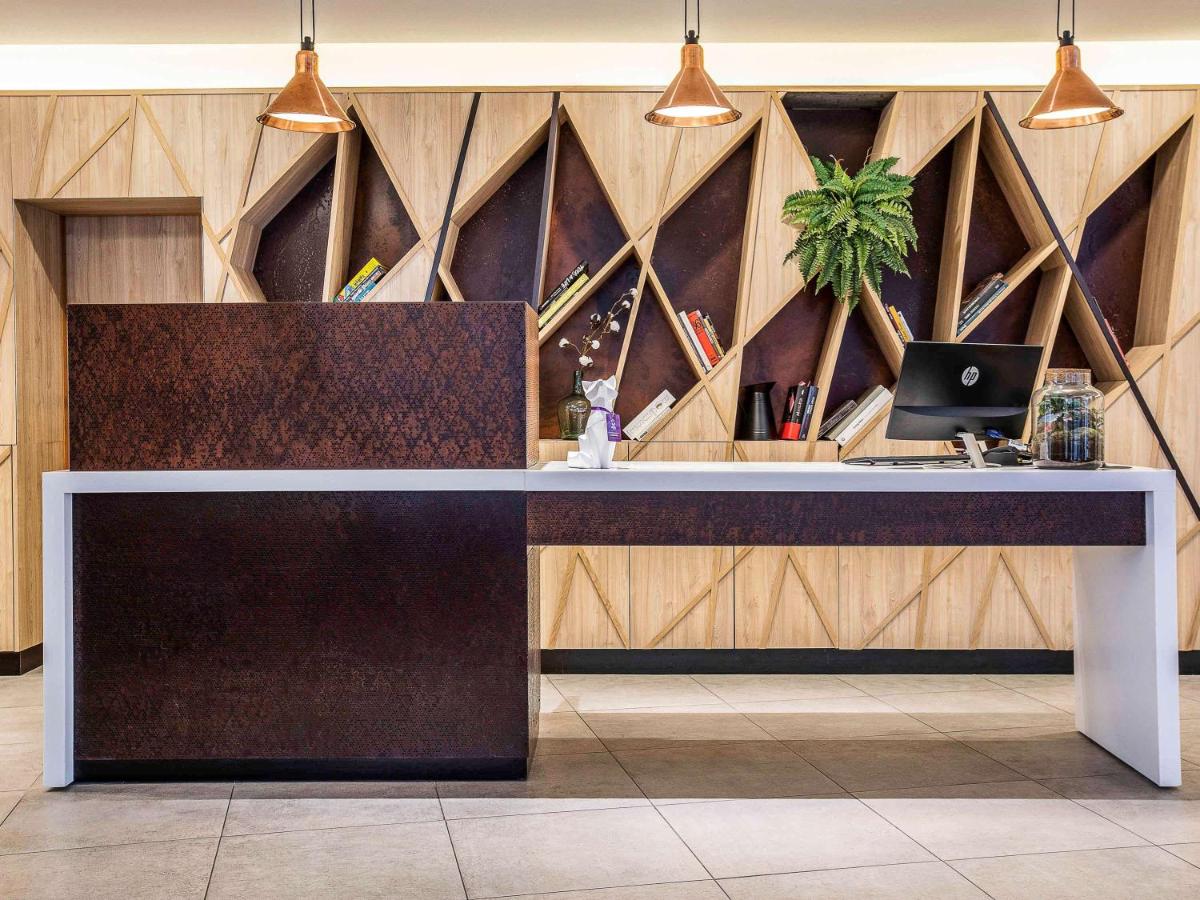 hotel reception