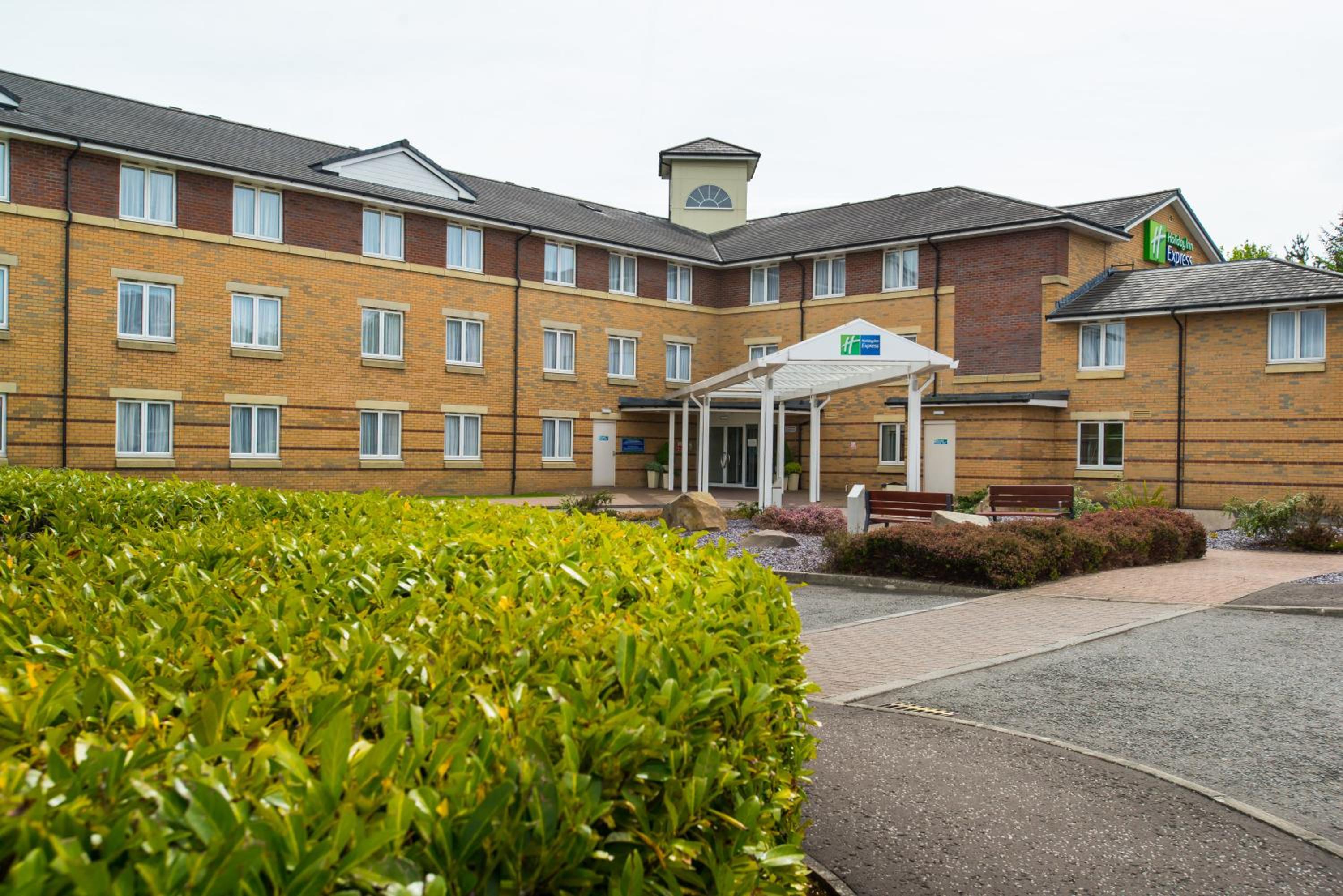 Stirling Vacations - Holiday Inn Express Stirling, an IHG Hotel - Property Image 1