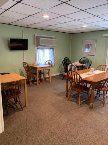 Colonial Valley Motel