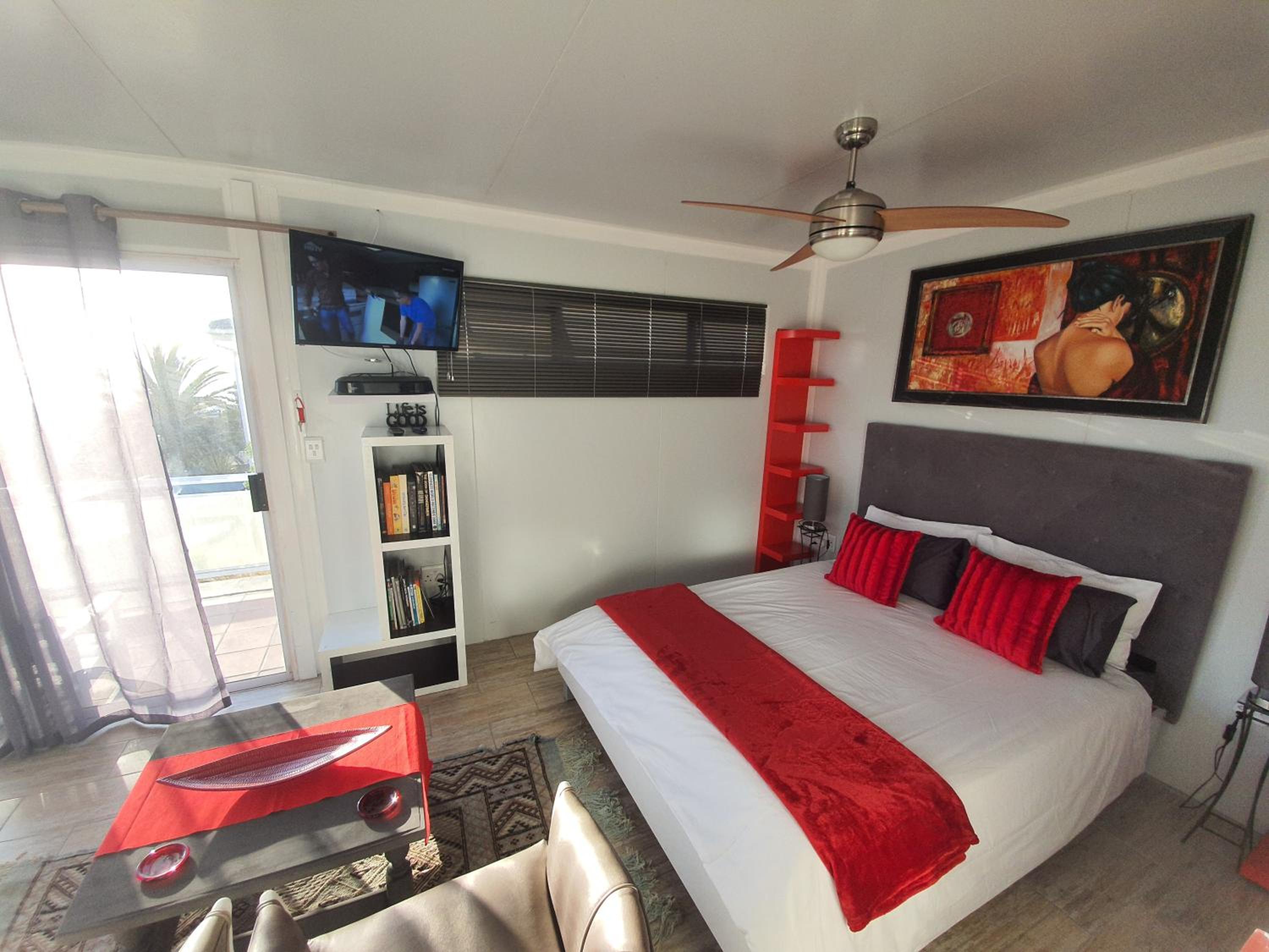 Atlantic Studio - Compact unit with Sea Views