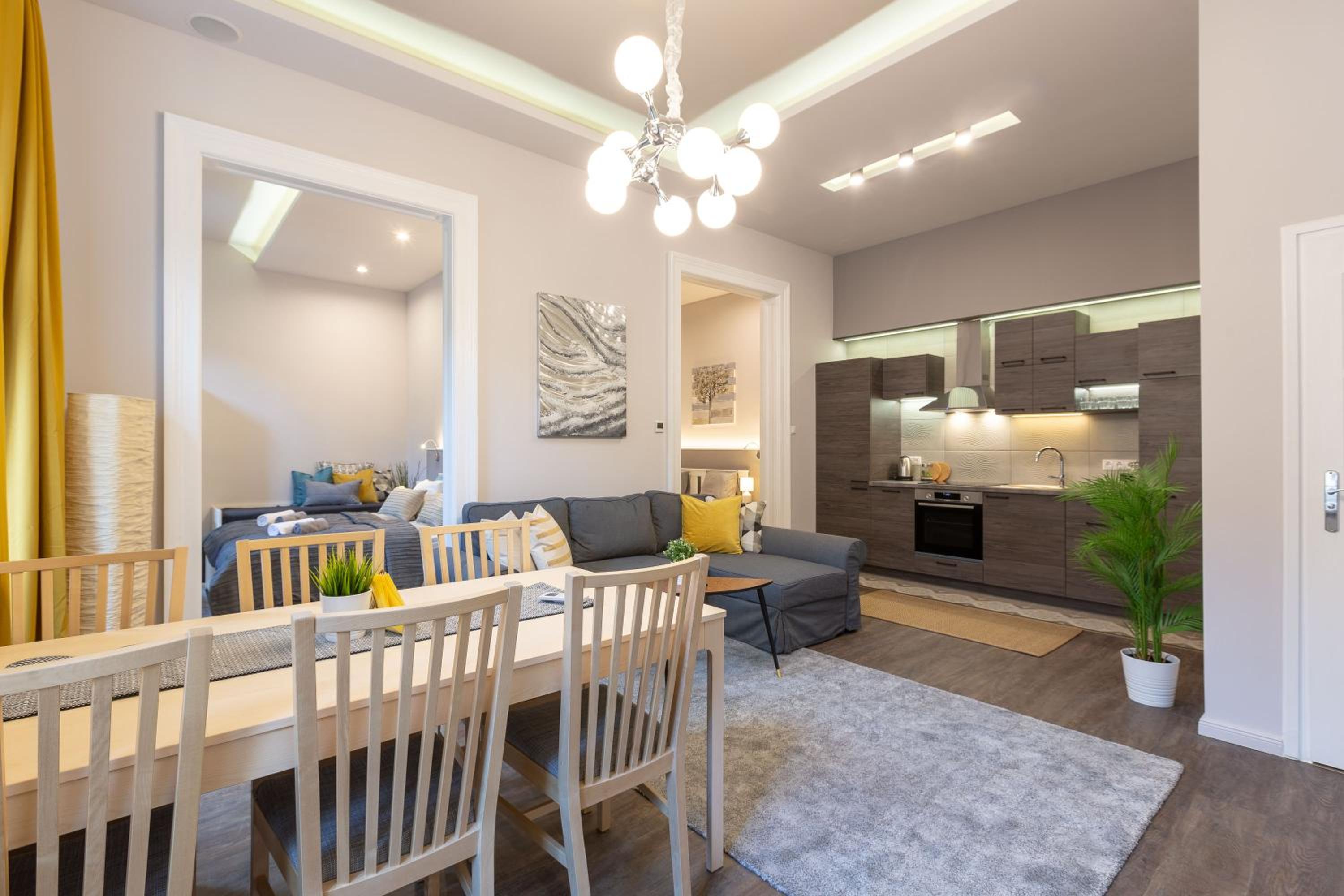 Luxury Central Home Next to the Fashion Str. view 3