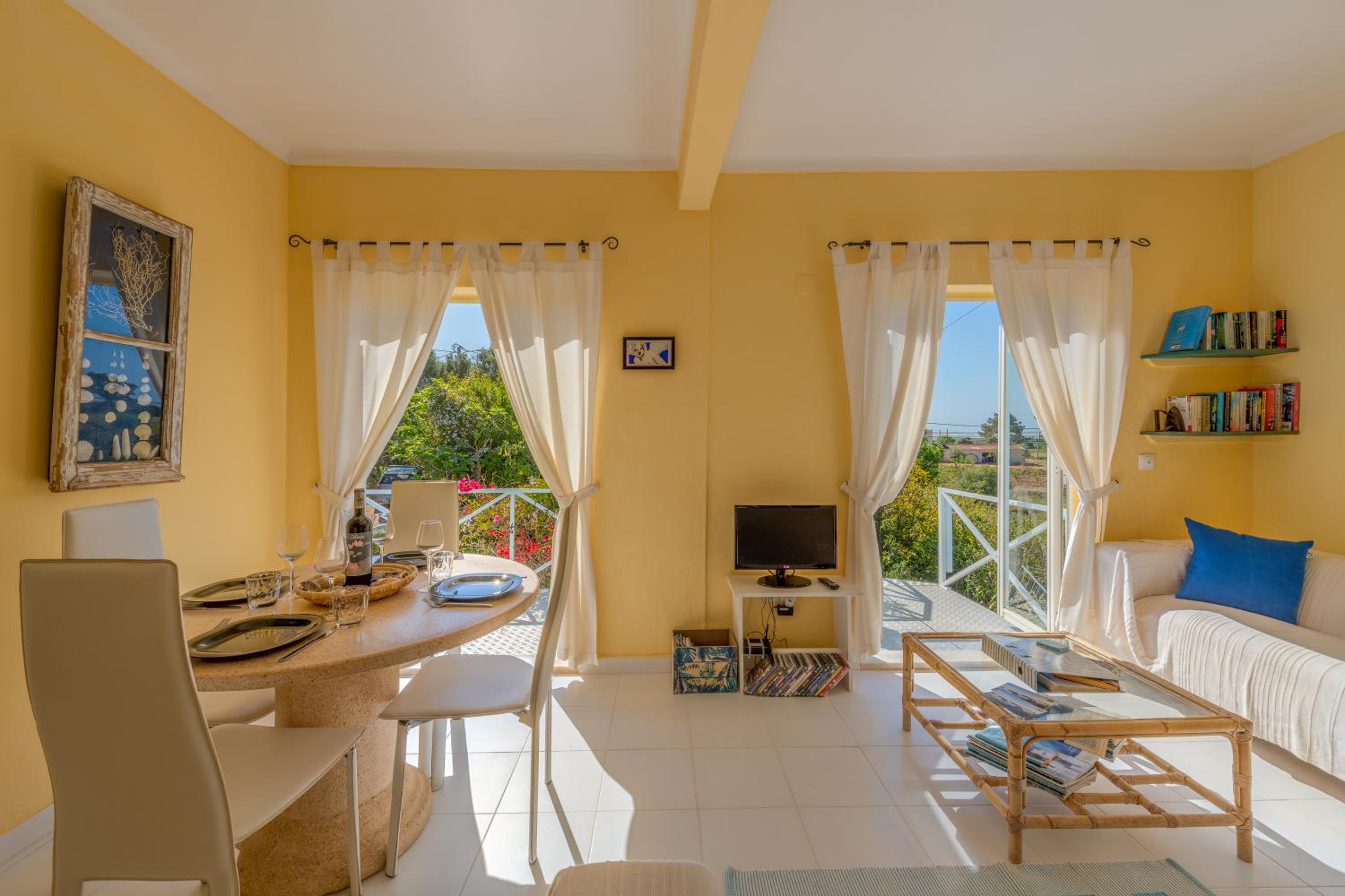 Ceu Azul - Elevated apartment with stunning views and big garden - Somewhere Special view 4
