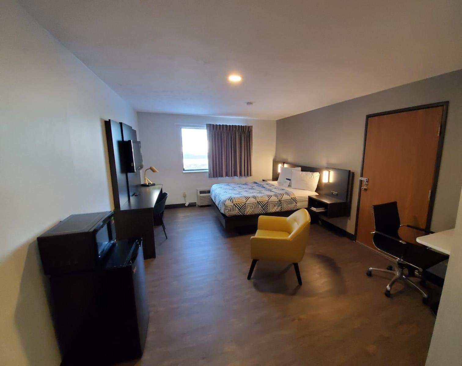 Motel 6-Kewanee, IL - Property Image 54