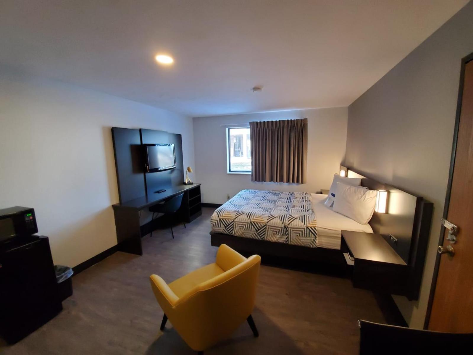 Motel 6-Kewanee, IL - Property Image 2