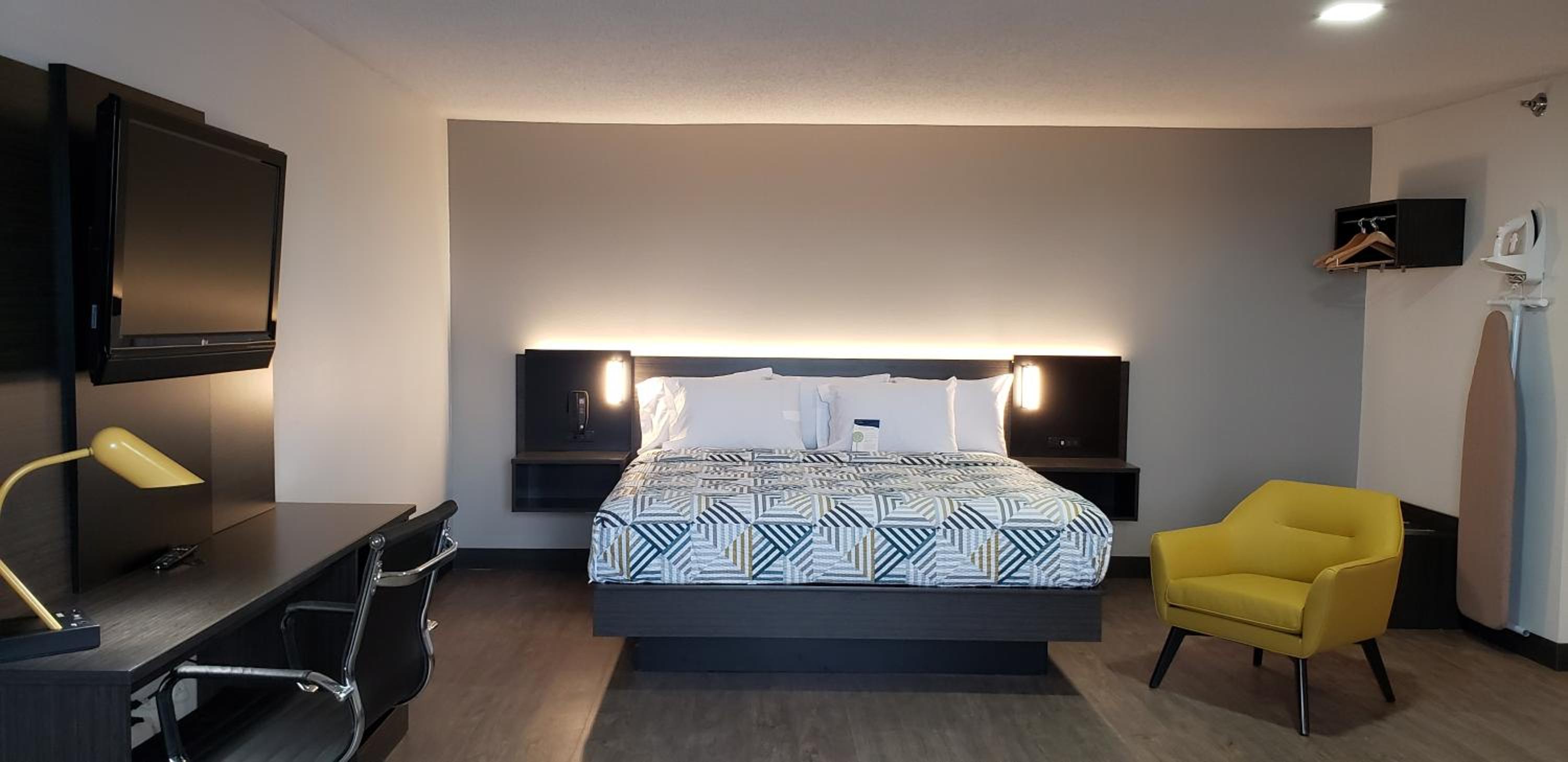 Motel 6-Kewanee, IL - Property Image 1