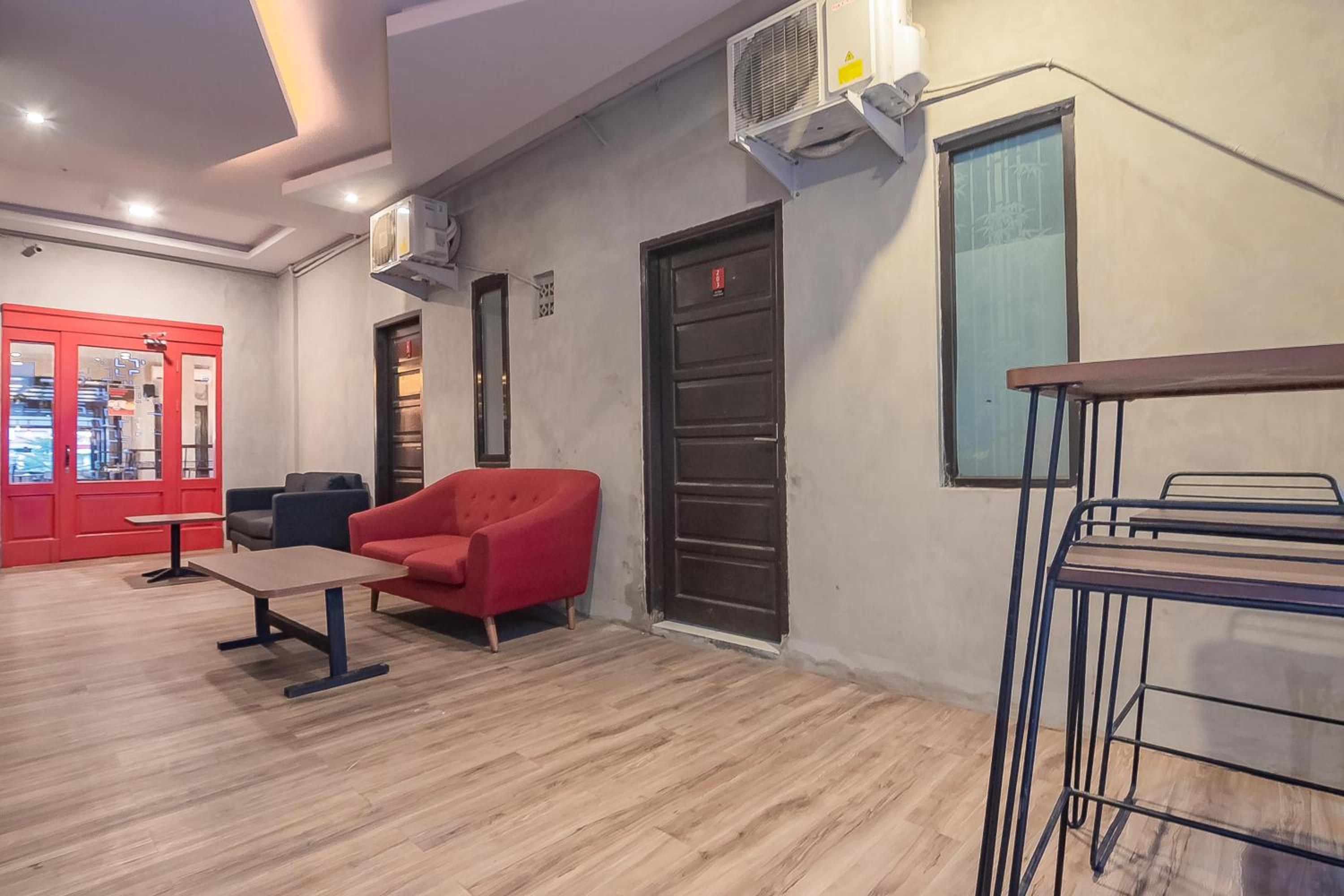 RedDoorz @ Kiaracondong view 3
