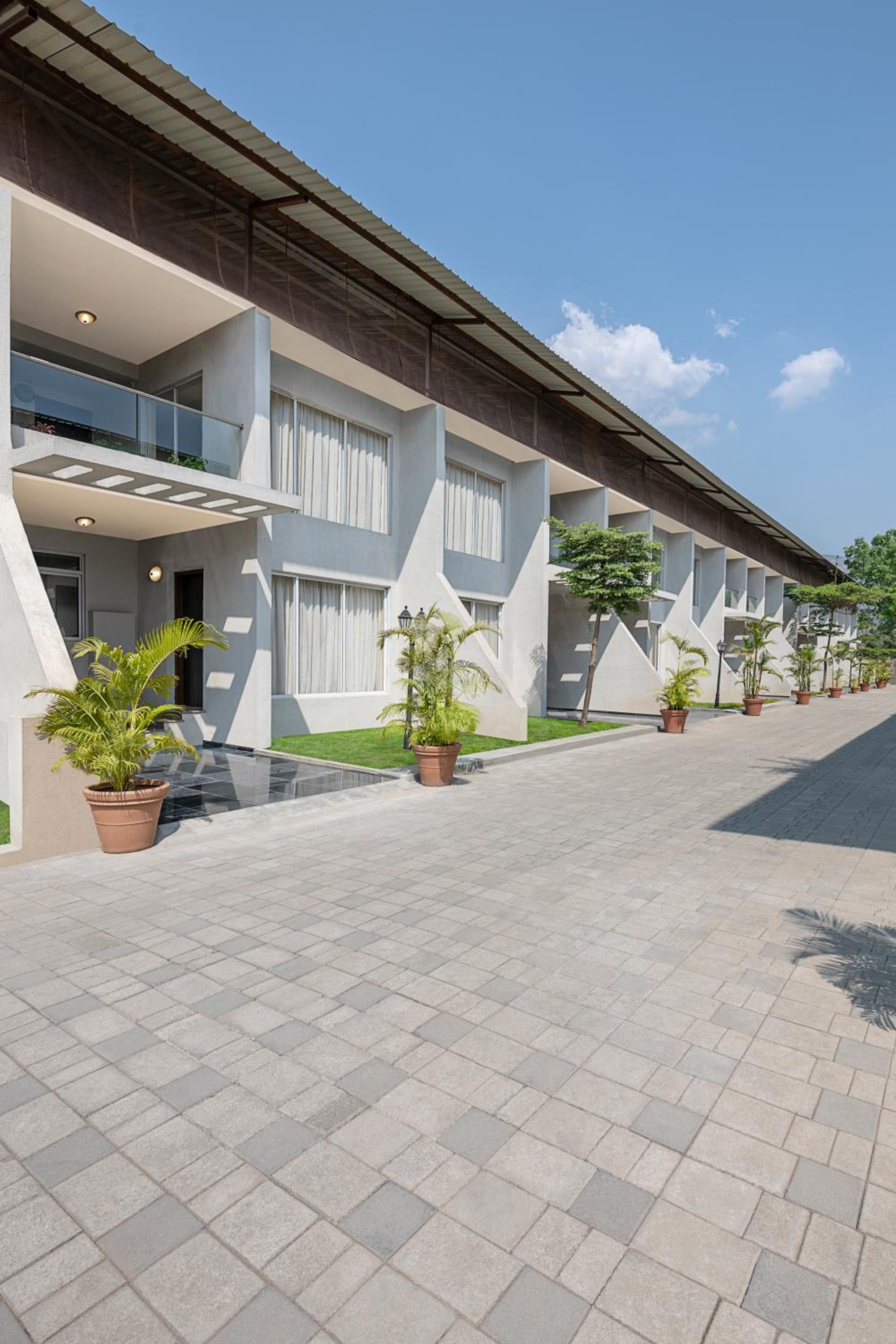 Radisson Blu Plaza Resort & Convention Centre Karjat