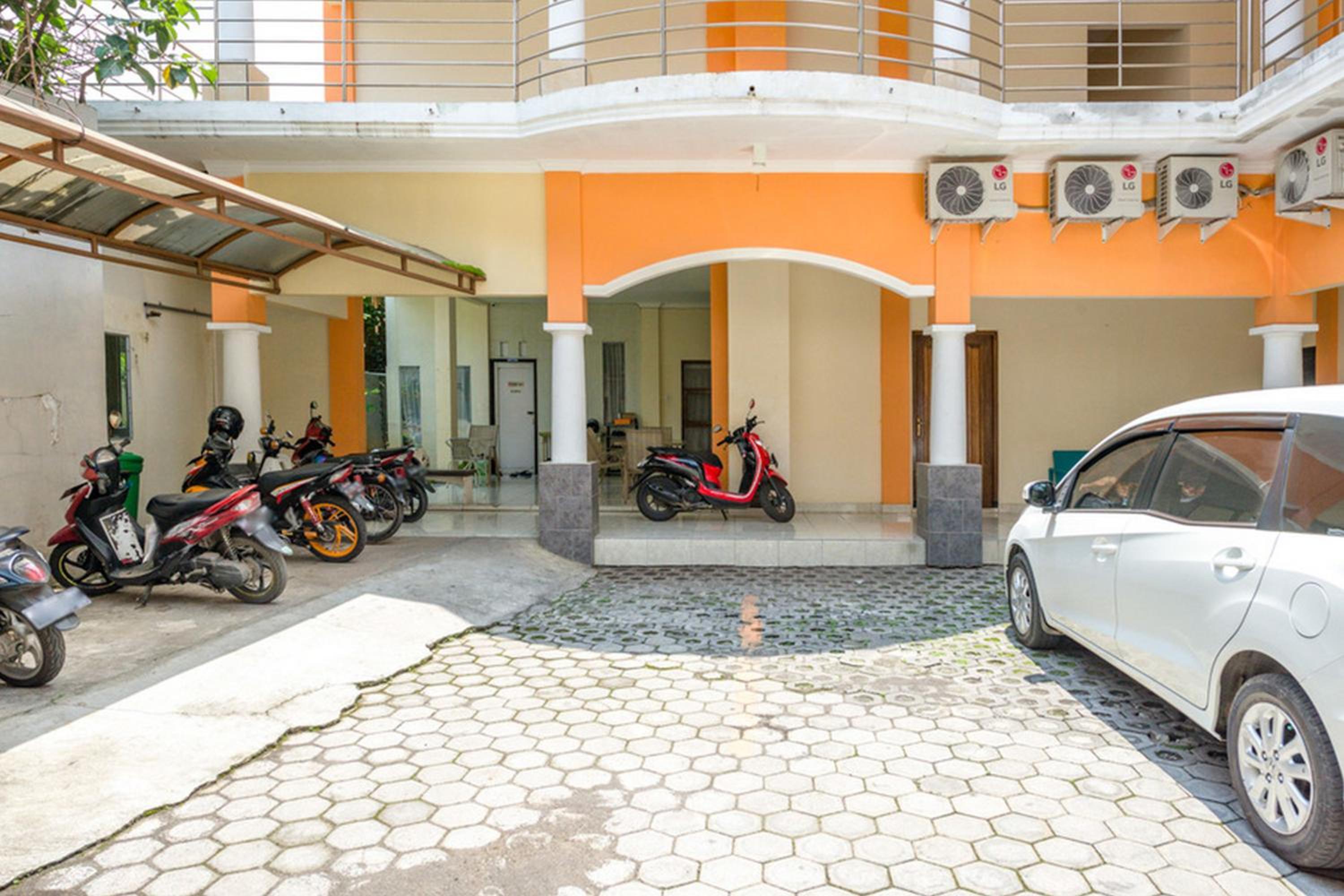 RedDoorz Syariah @ Jalan Simpang Gajayana view 4