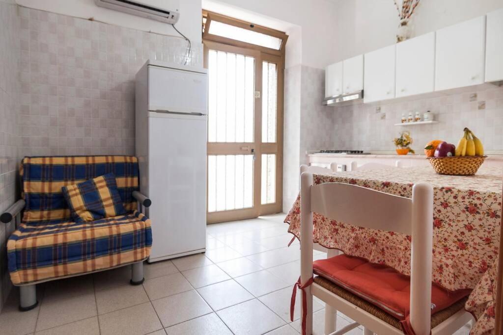 Sperlonga Apartments - Private Beach Street