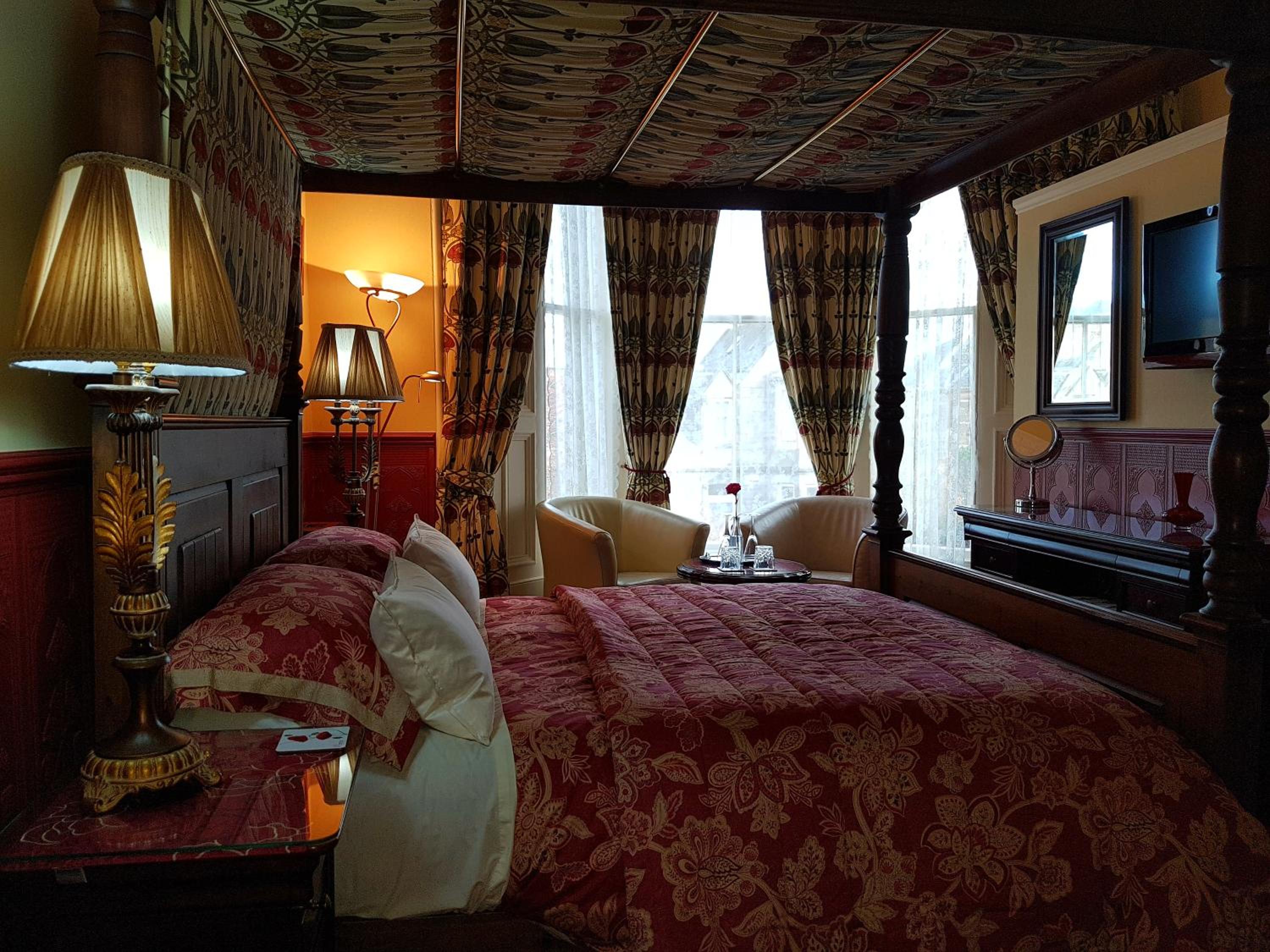Lauderville guest house