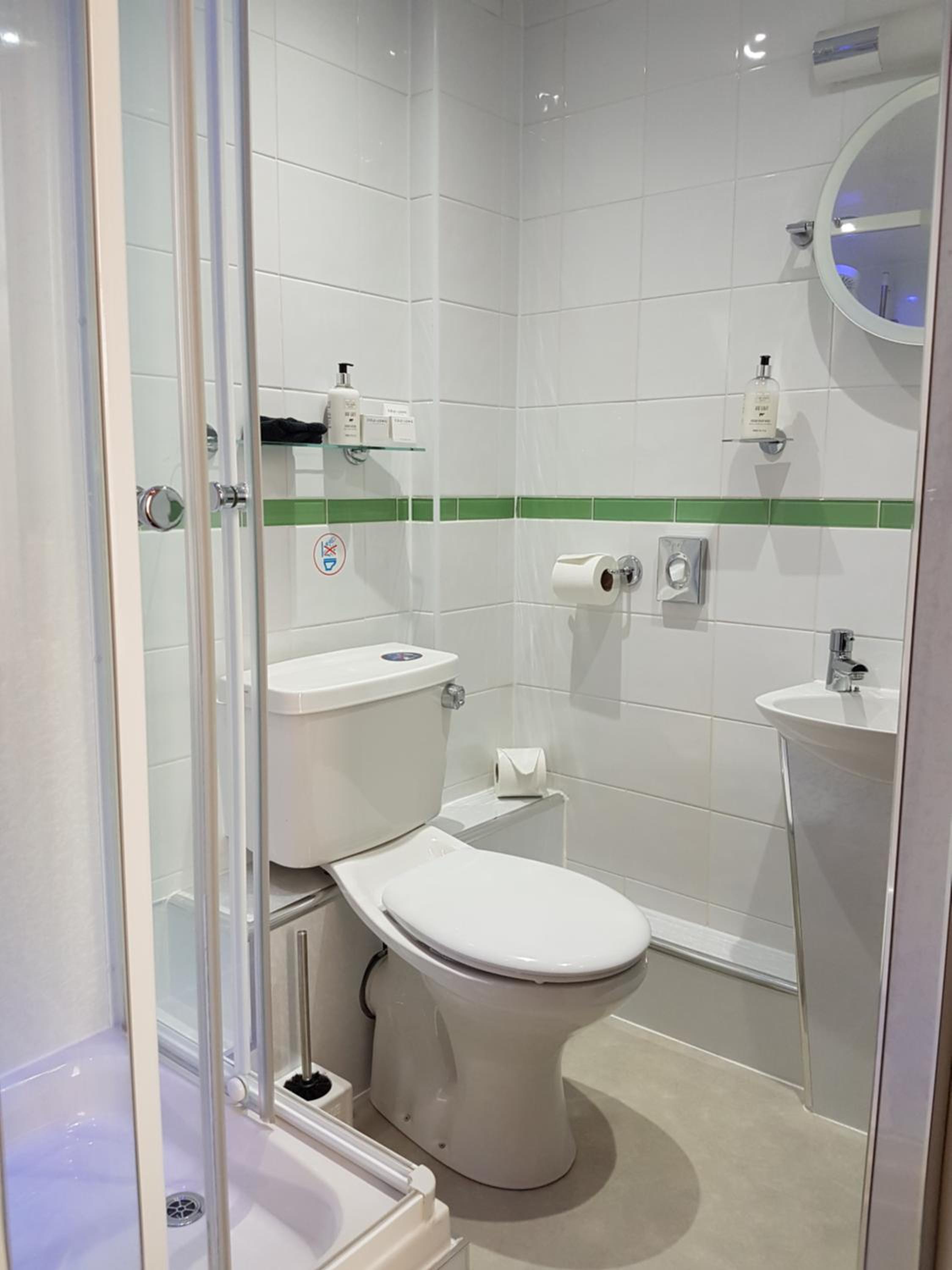 Lauderville guest house