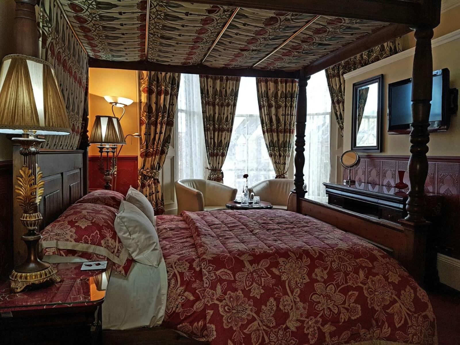 Lauderville guest house