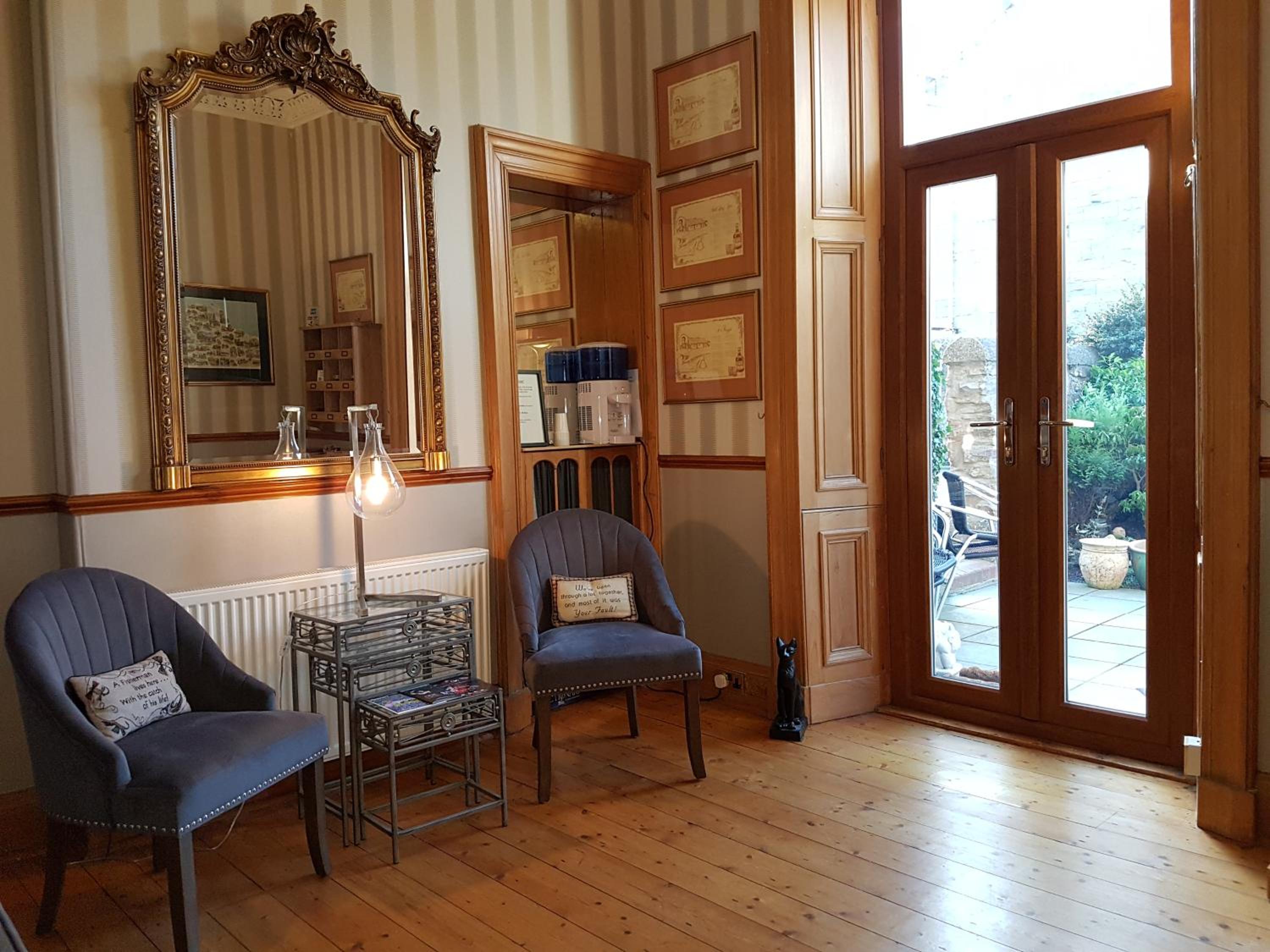 Lauderville guest house
